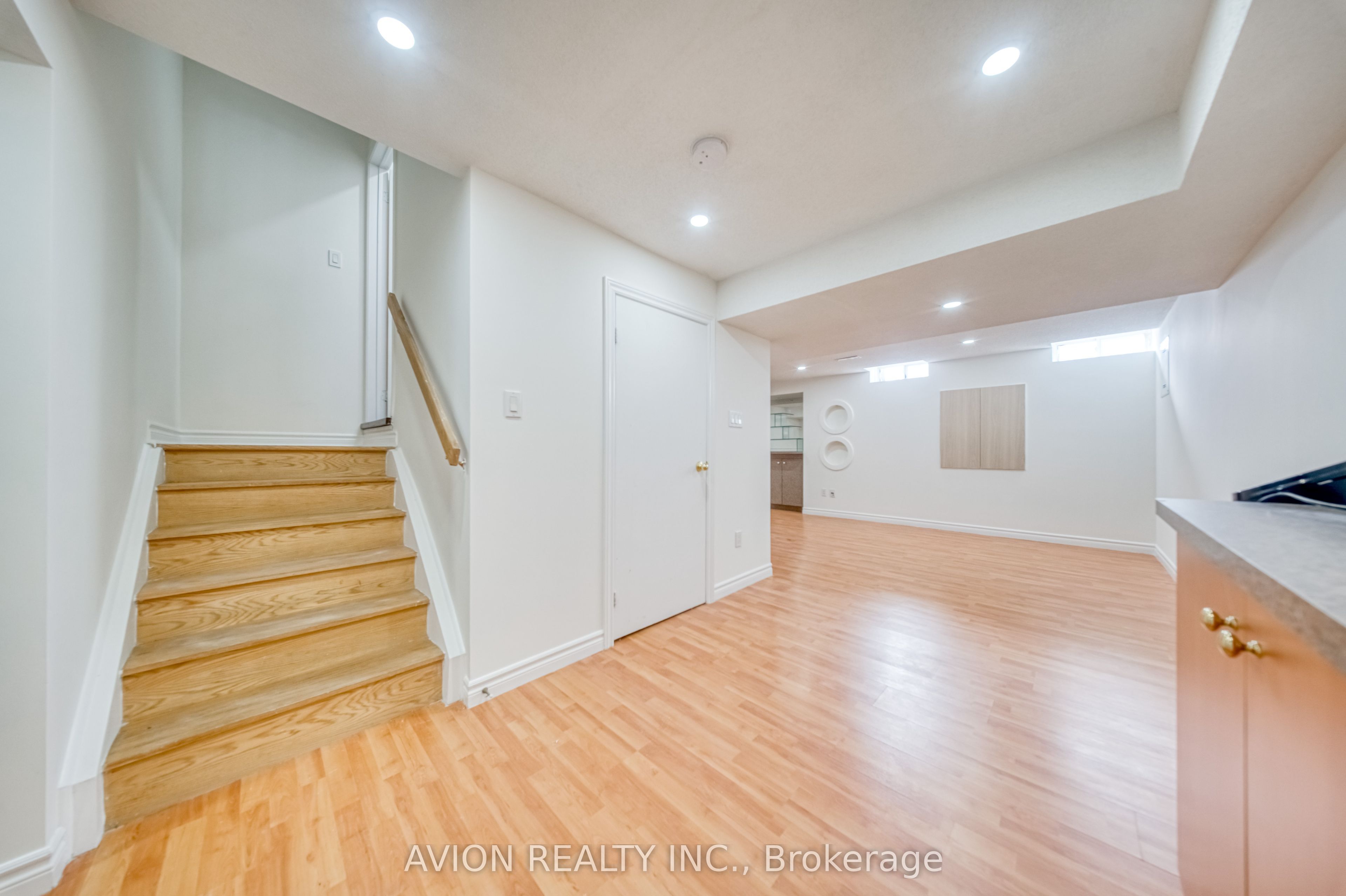 741 Bur Oak Avenue Property Photo 35