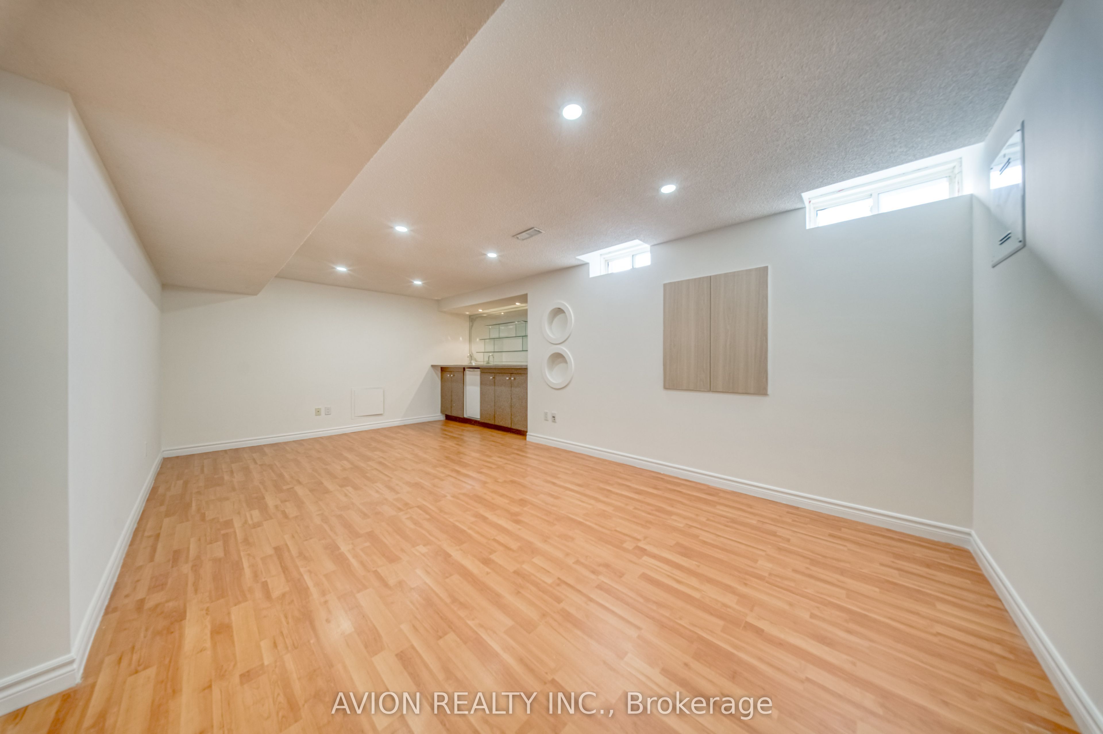 741 Bur Oak Avenue Property Photo 36