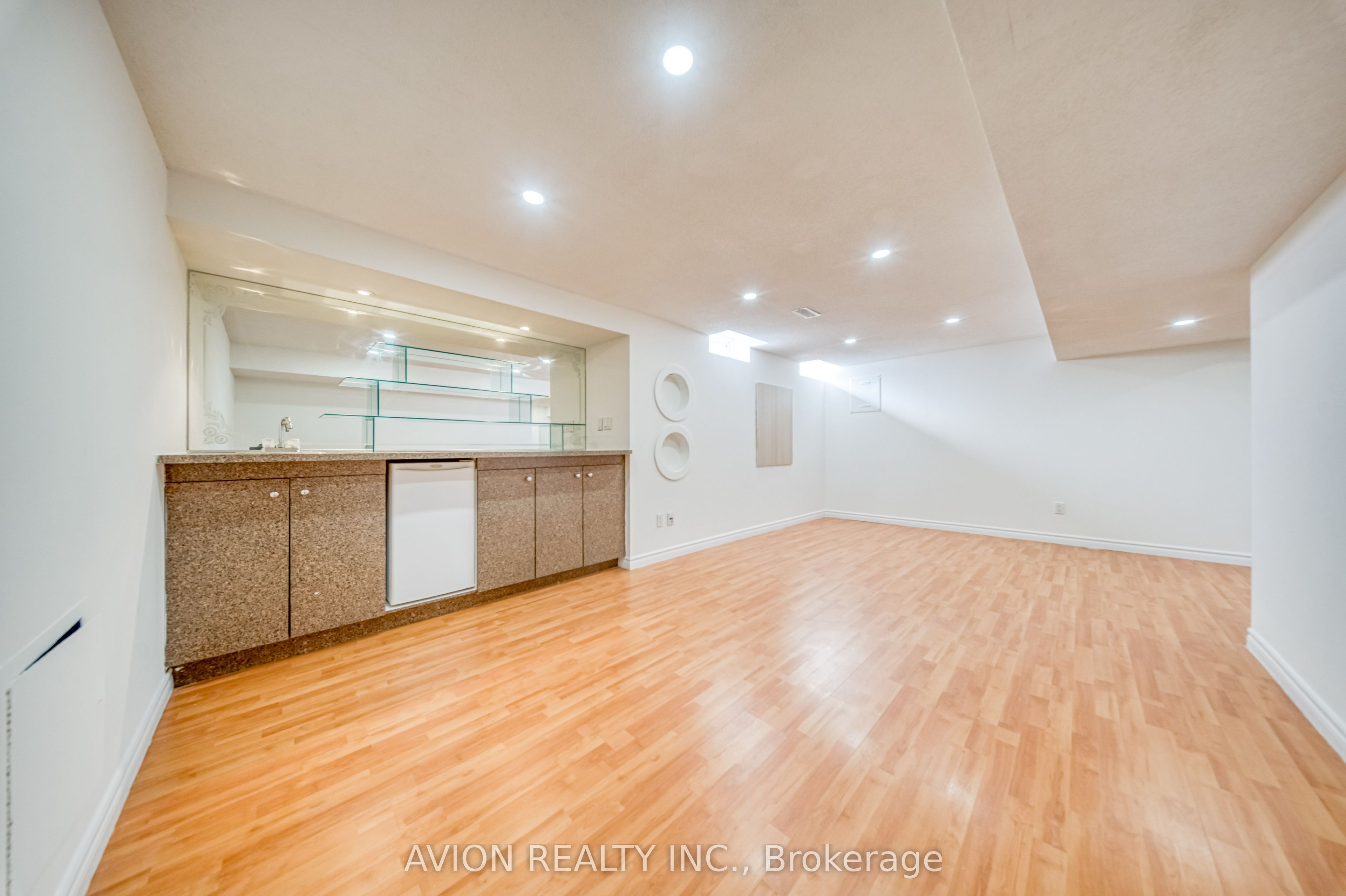 741 Bur Oak Avenue Property Photo 38