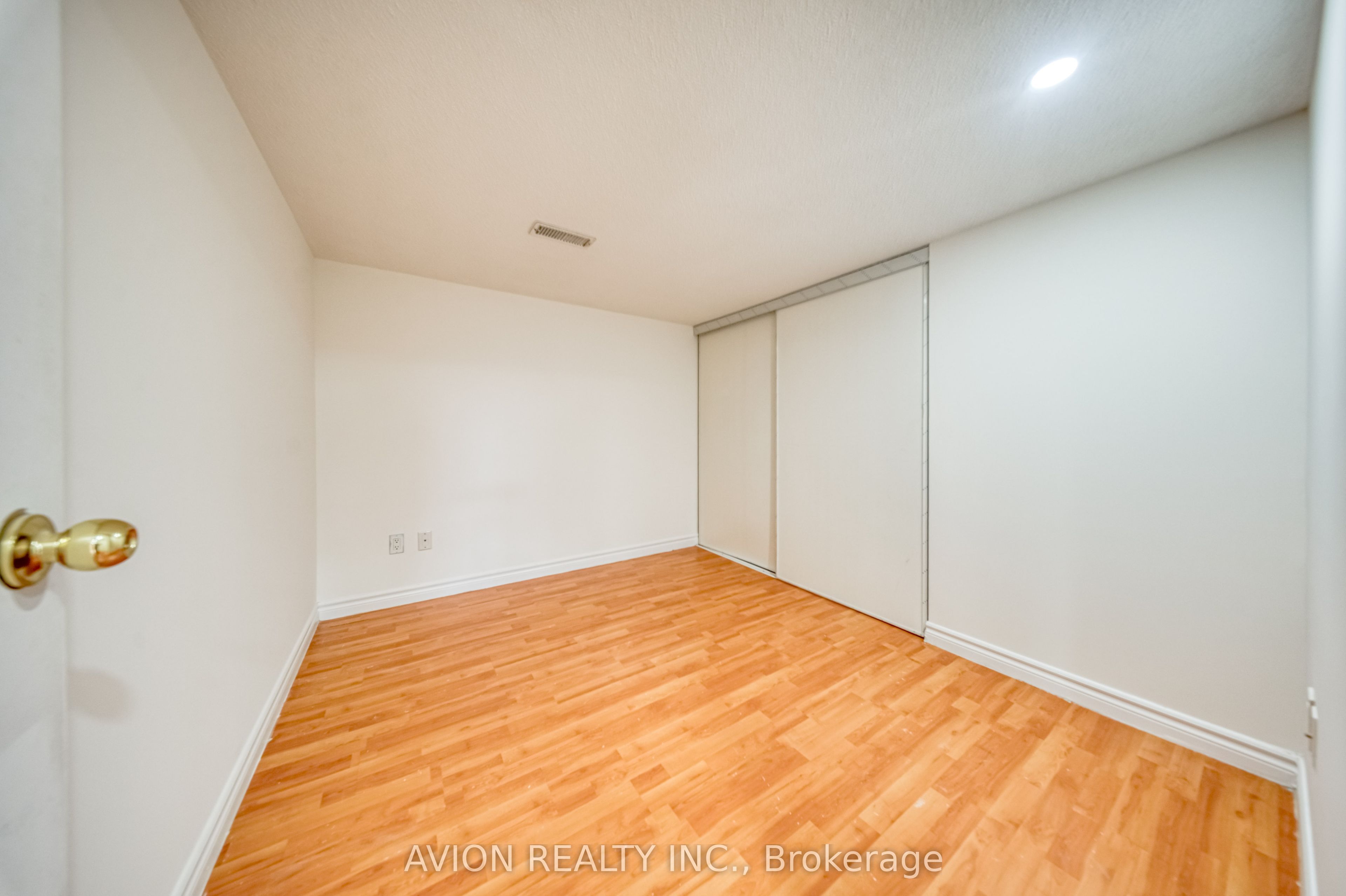 741 Bur Oak Avenue Property Photo 39