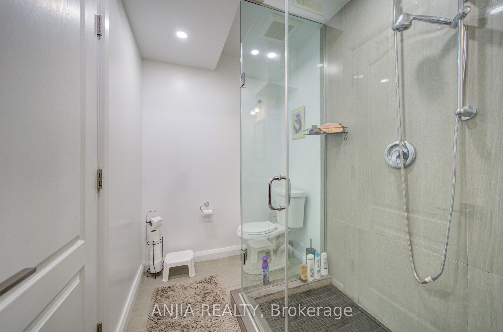 7 Hawtin Lane Property Photo 10