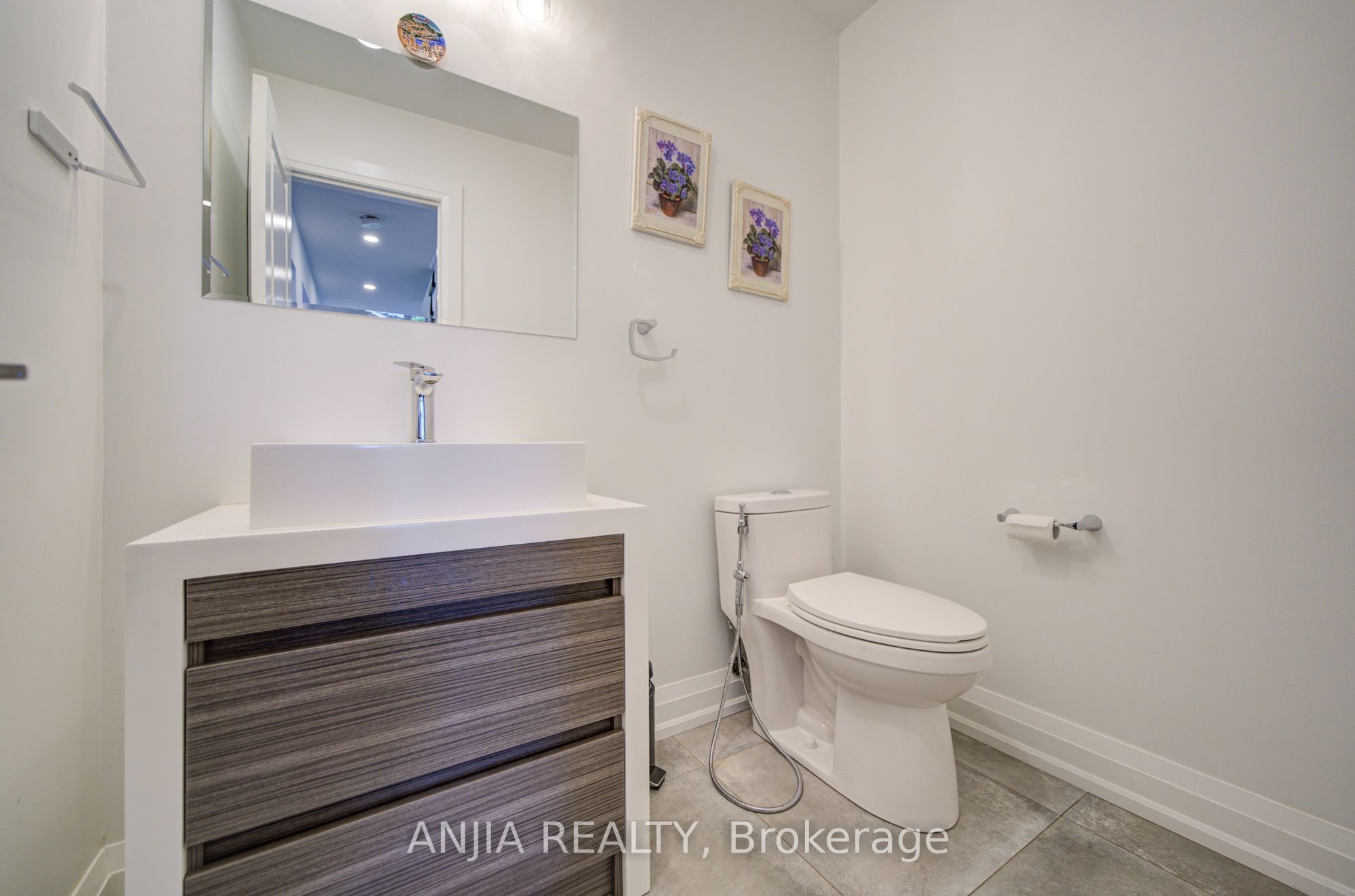 7 Hawtin Lane Property Photo 19
