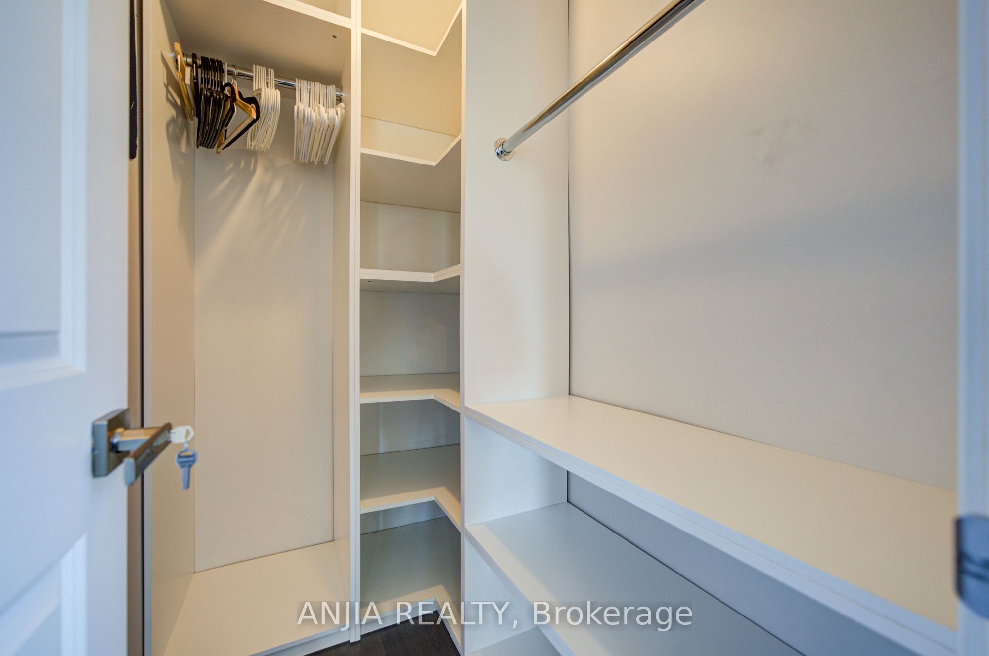 7 Hawtin Lane Property Photo 34