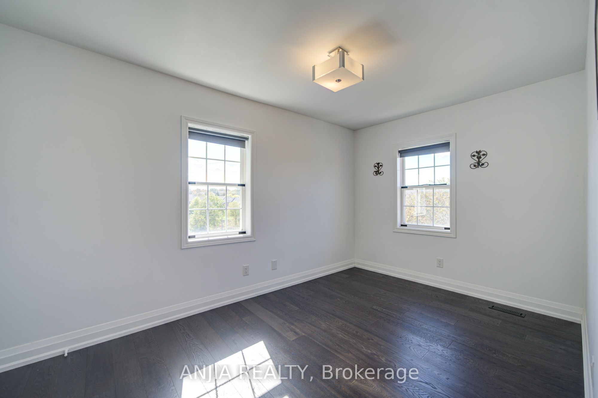 7 Hawtin Lane Property Photo 40