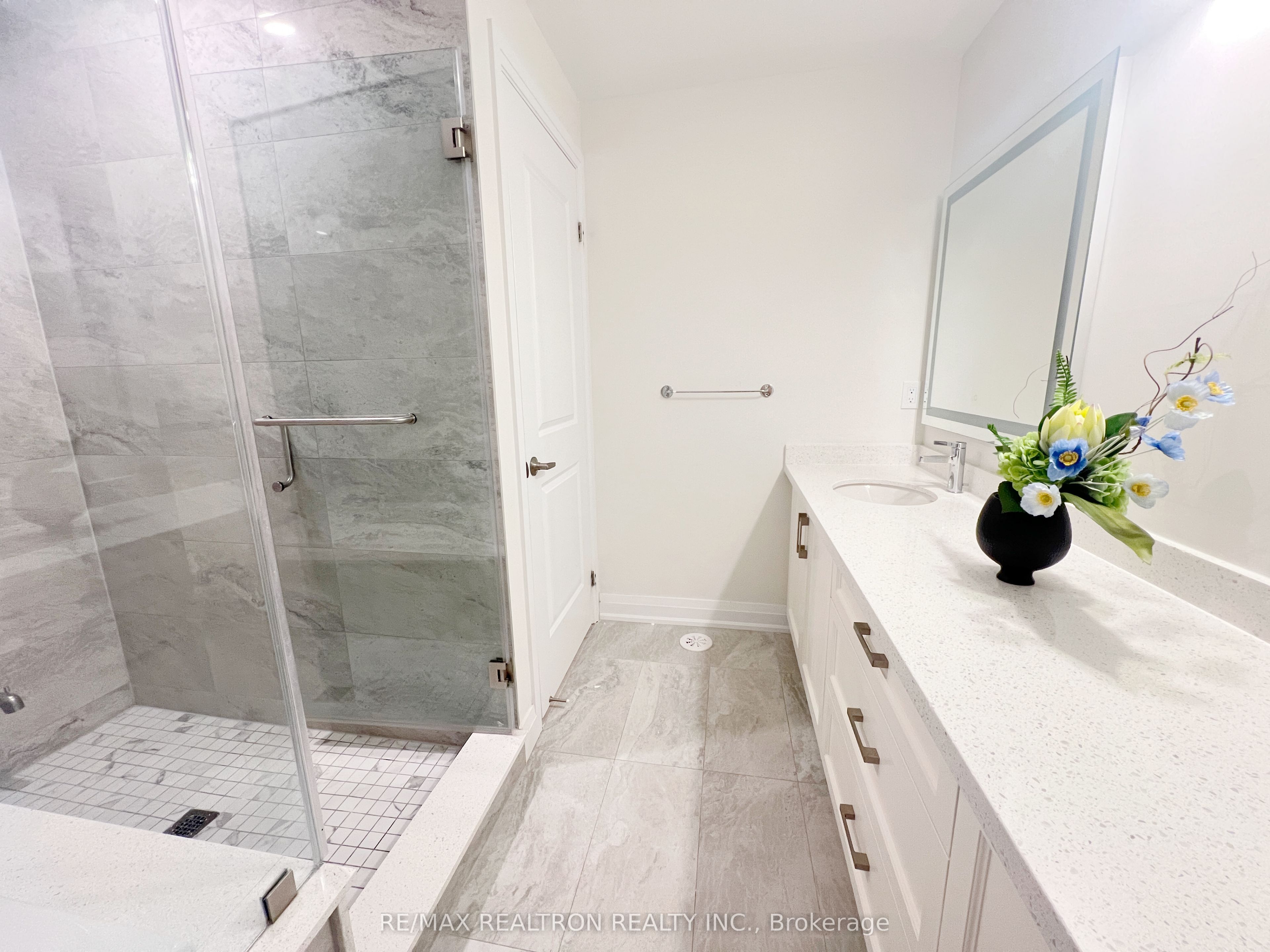 10 Maybank Lane Property Photo 8