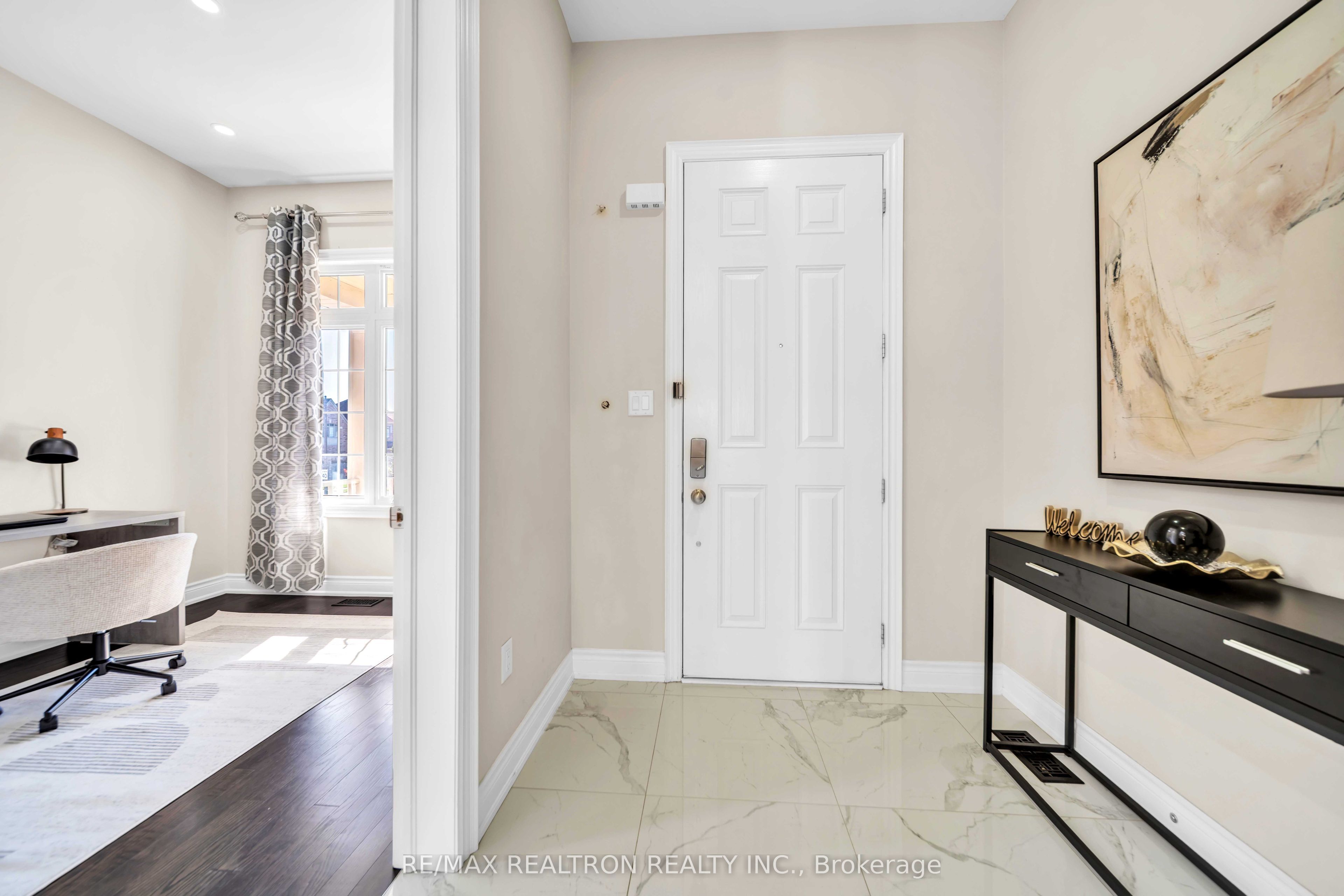 20 Tesla Crescent Property Photo 7