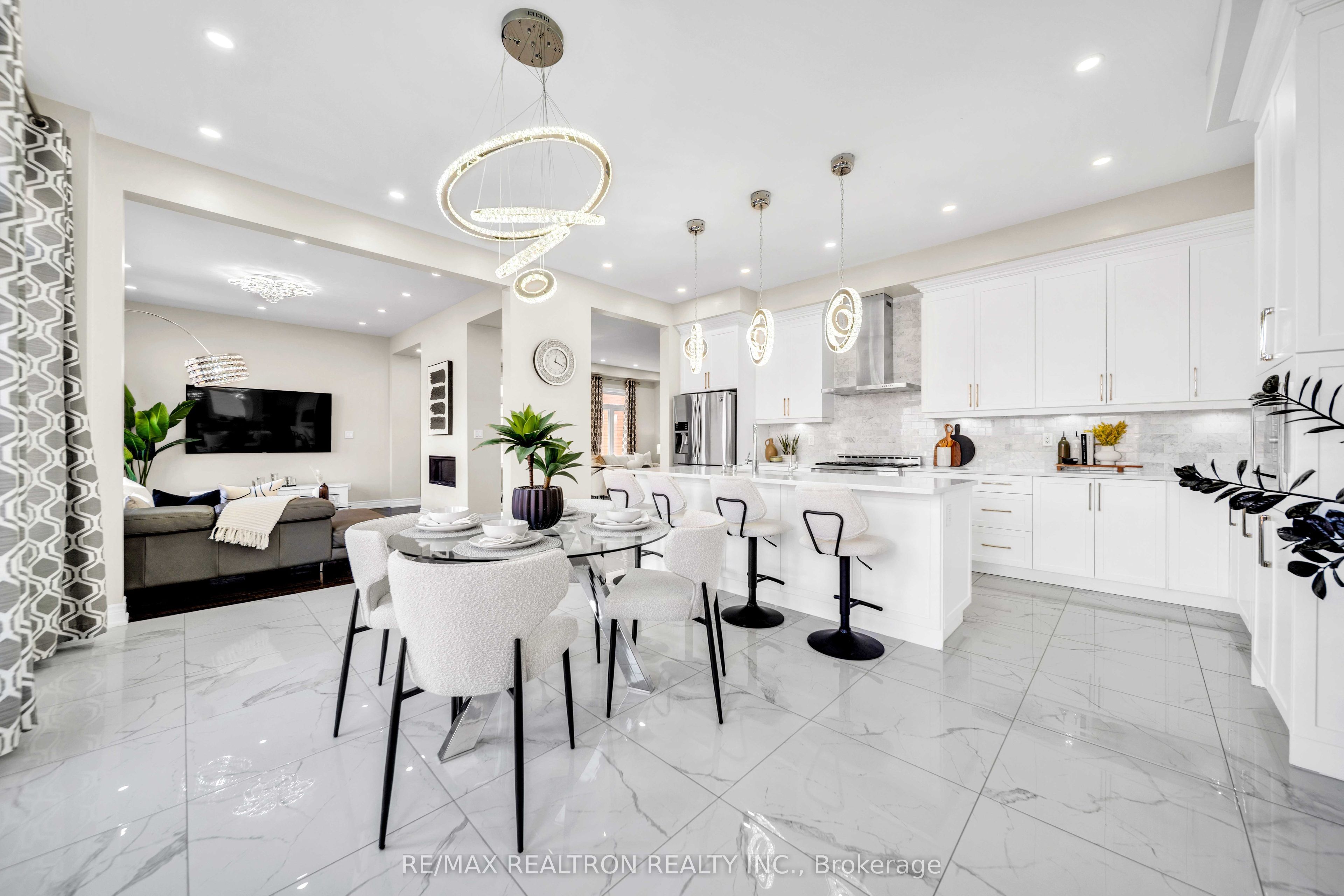 20 Tesla Crescent Property Photo 19