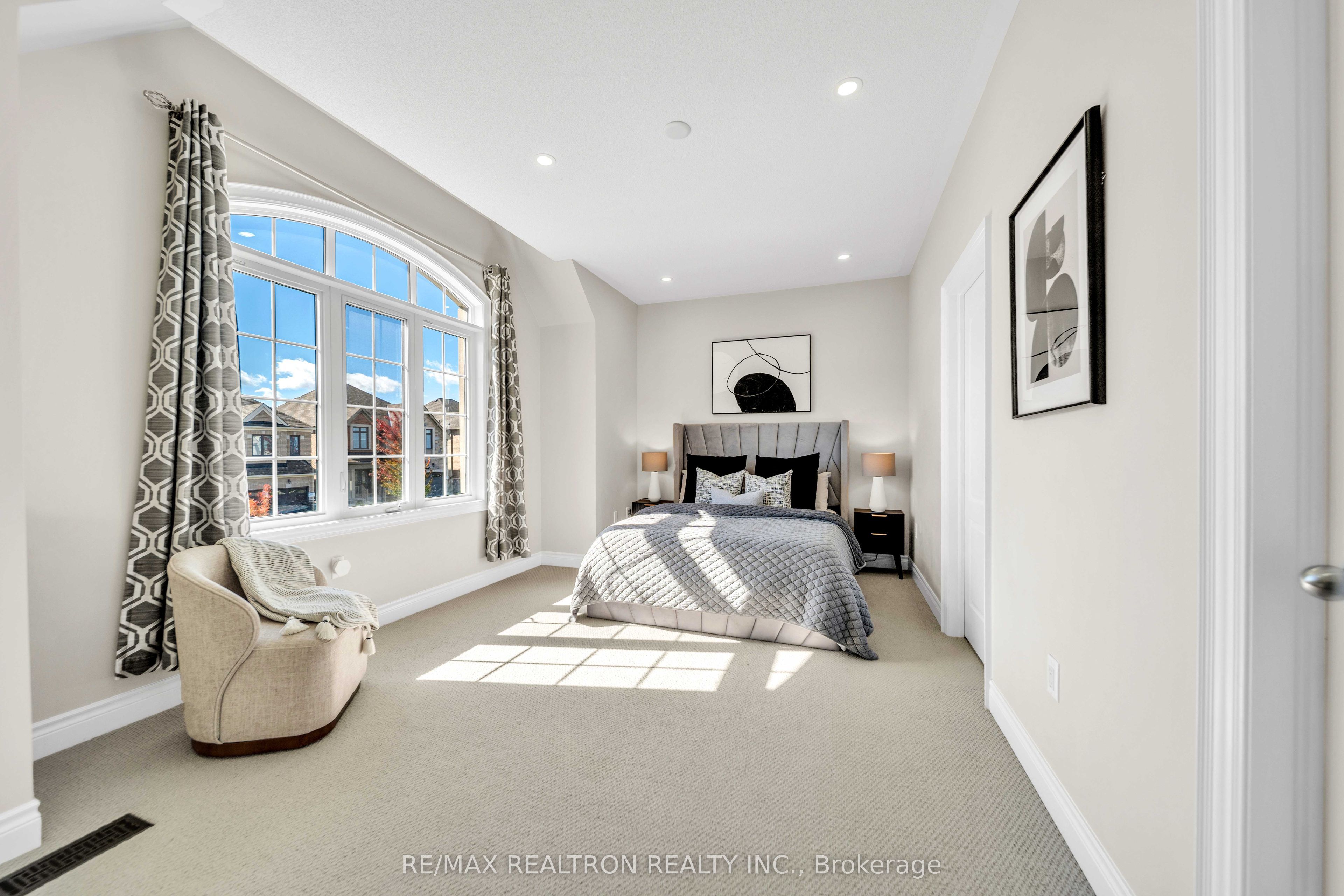 20 Tesla Crescent Property Photo 33