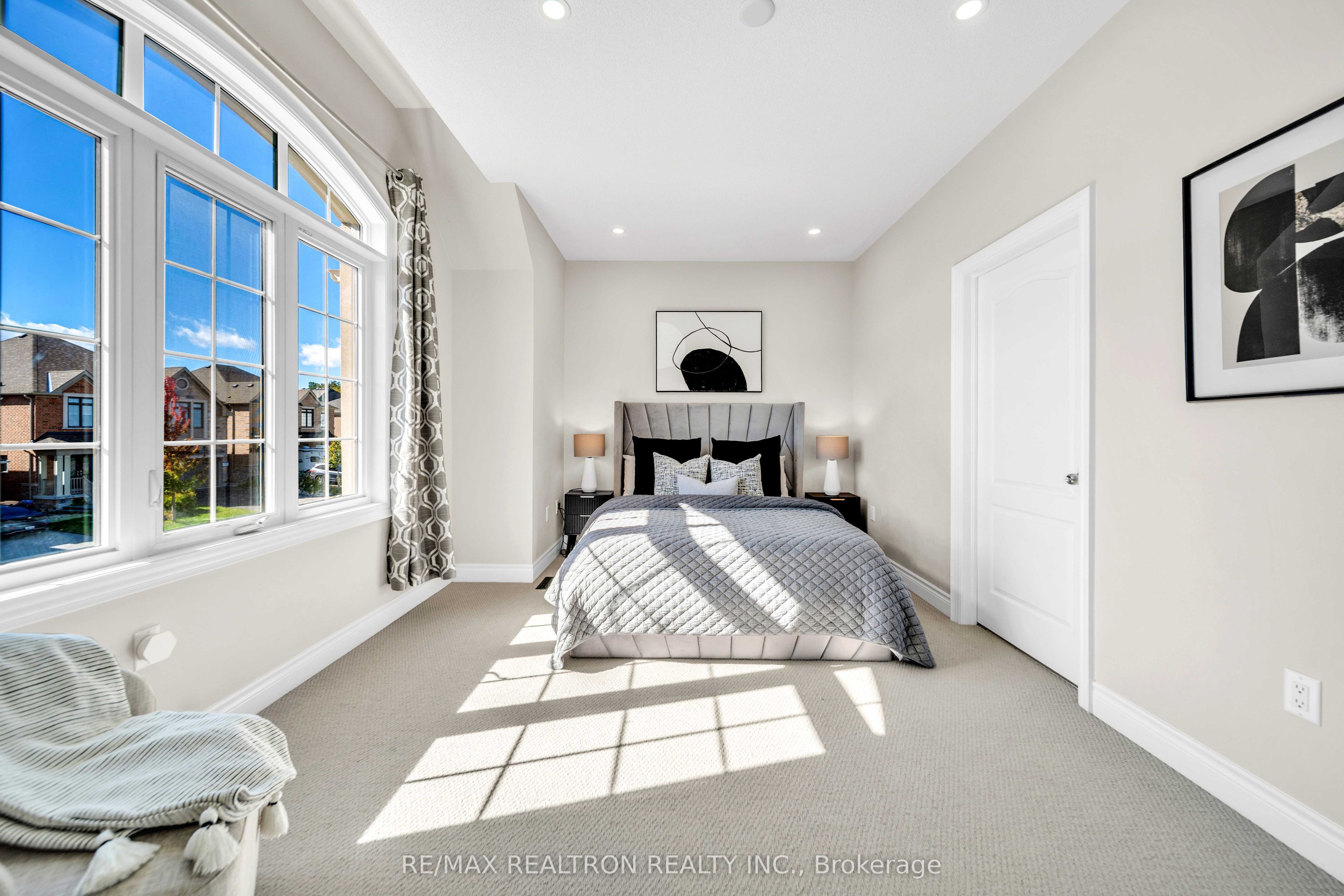 20 Tesla Crescent Property Photo 34