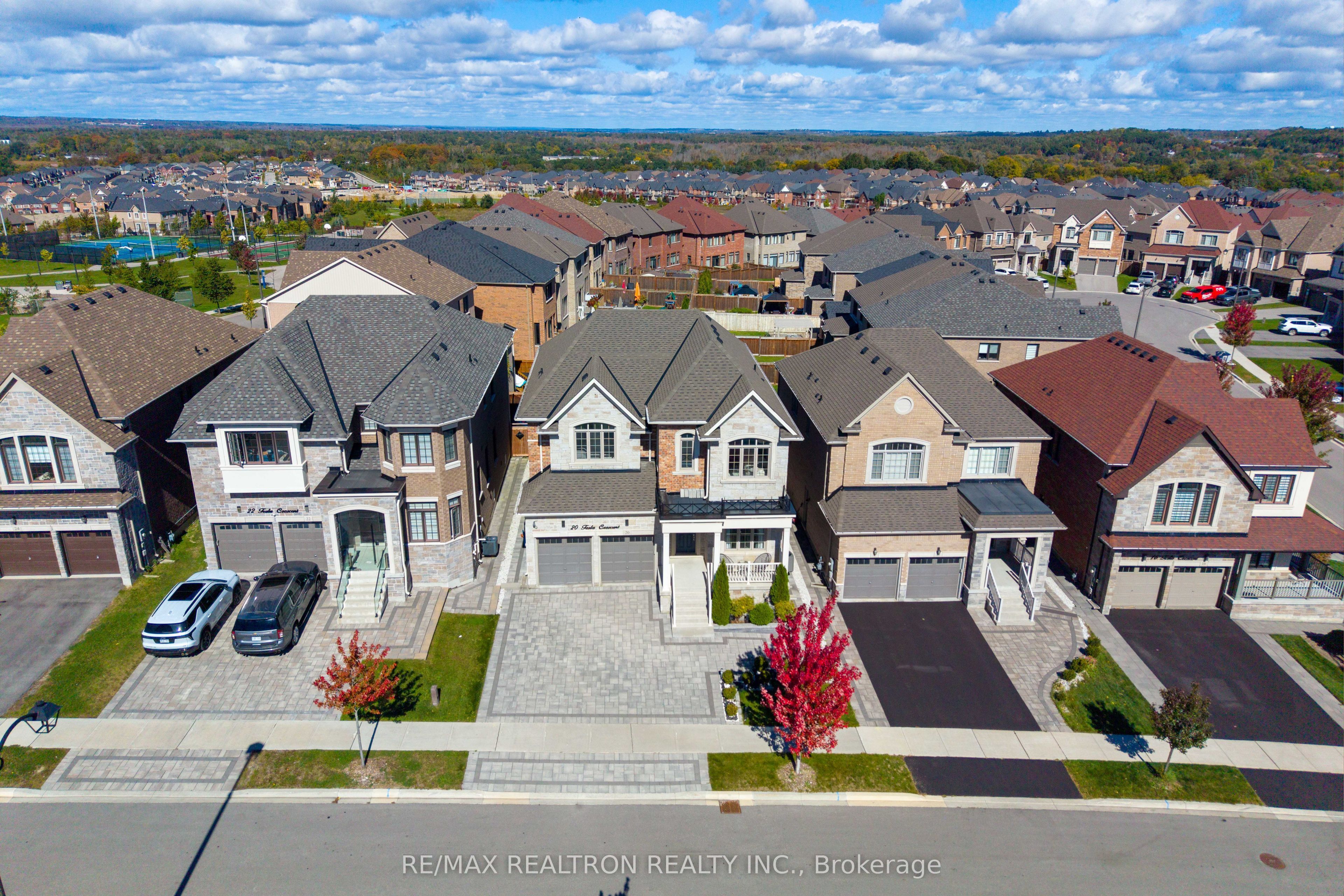 20 Tesla Crescent Property Photo 44