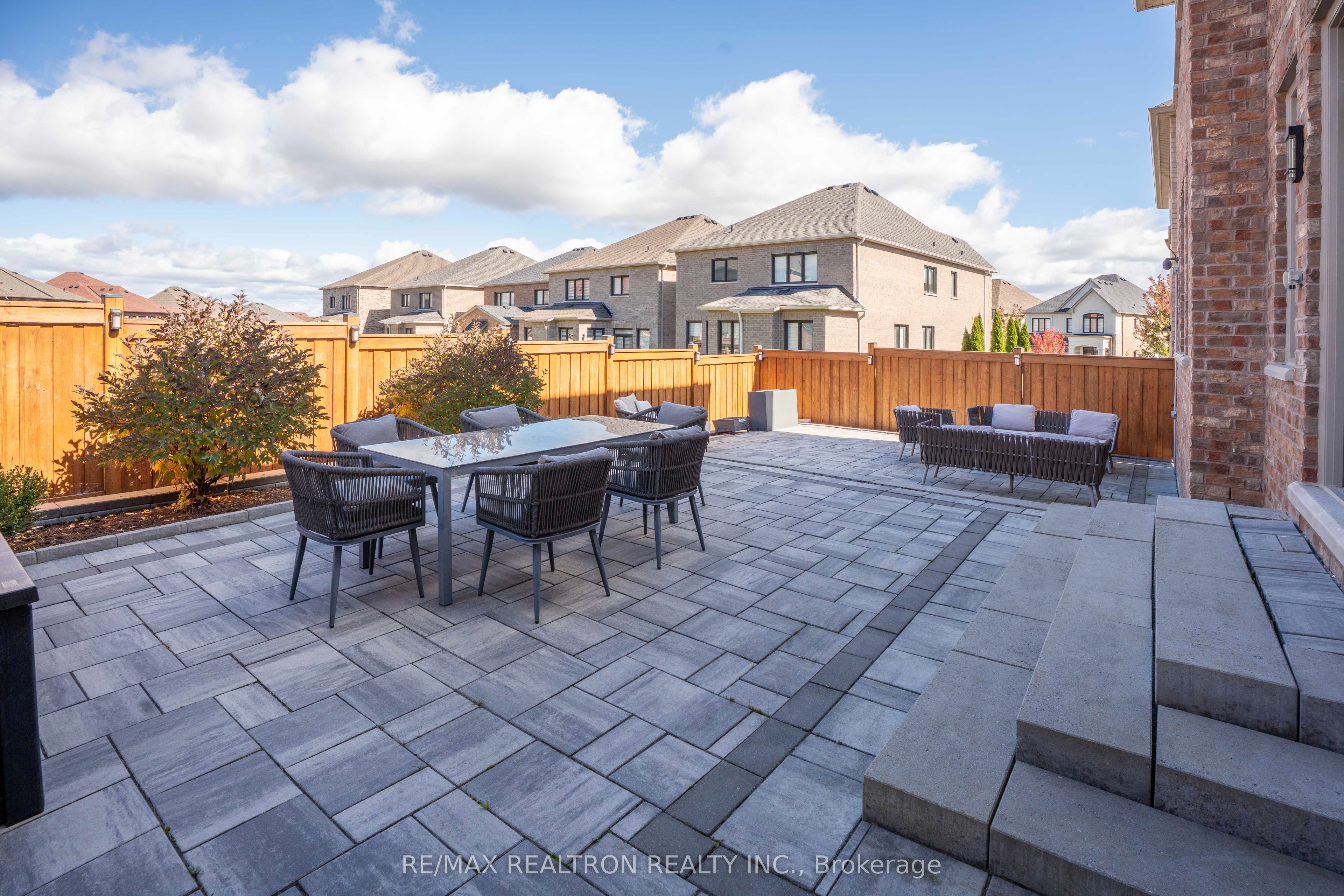 20 Tesla Crescent Property Photo 47