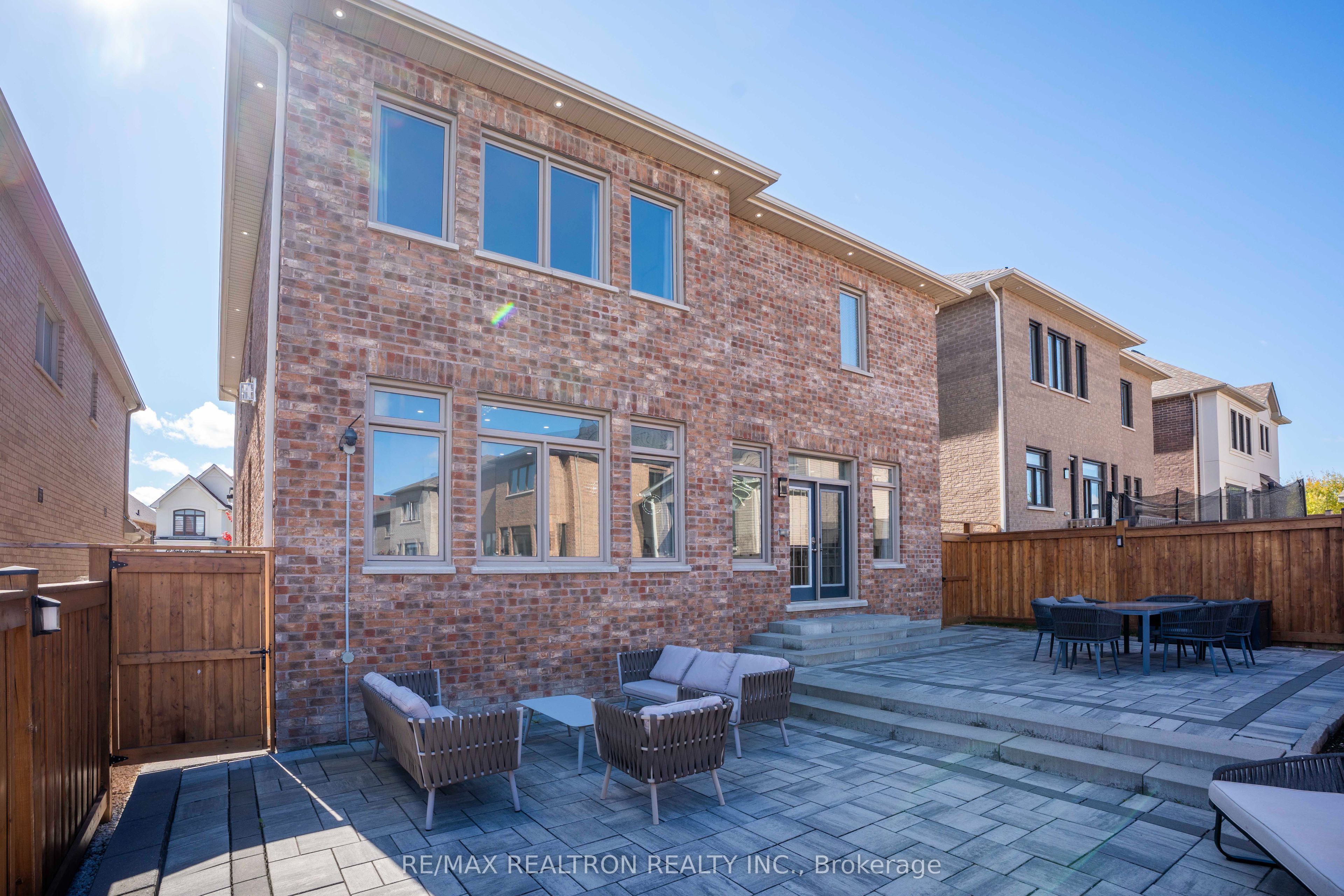 20 Tesla Crescent Property Photo 48