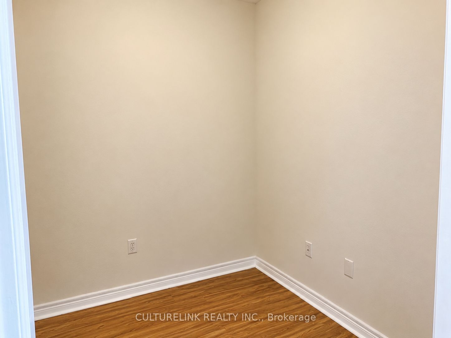 7768 Kennedy Road 603 Property Photo 5