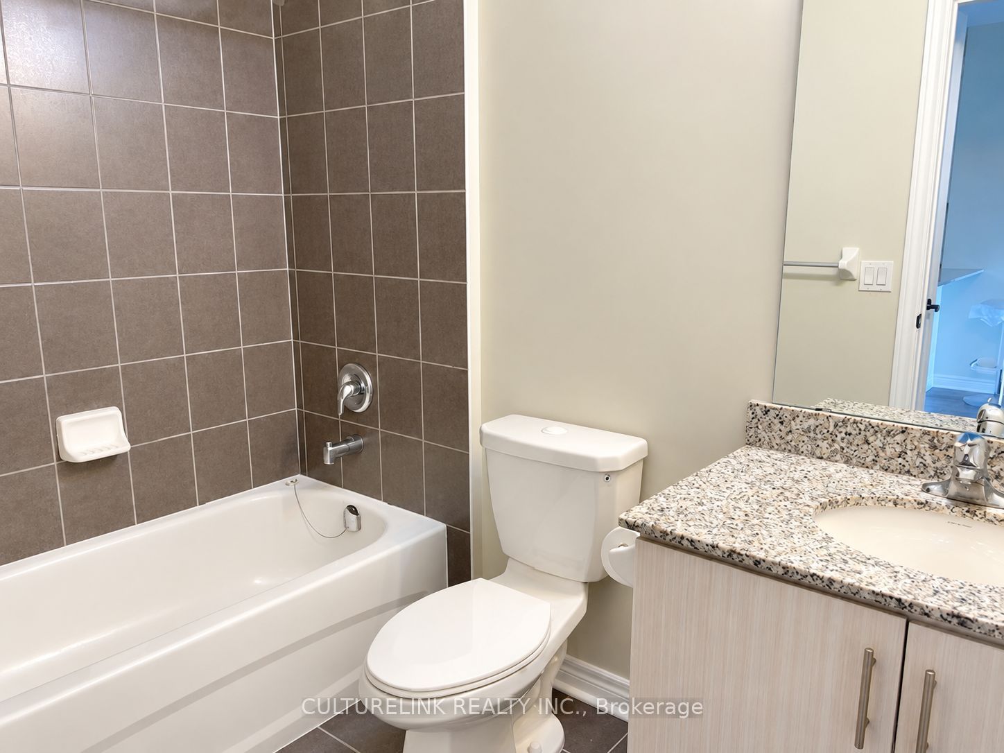 7768 Kennedy Road 603 Property Photo 6