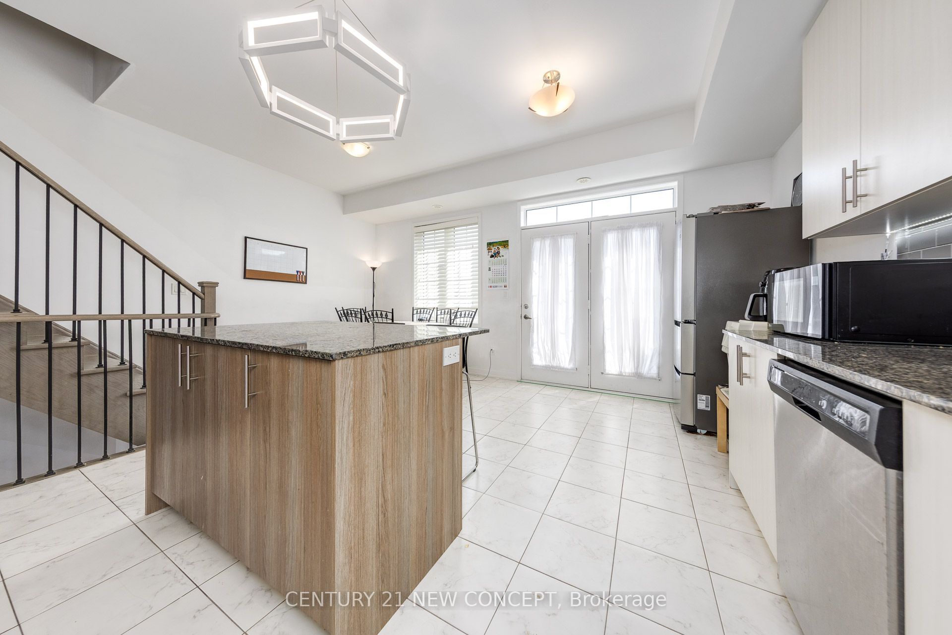 227 Harding Park Street Property Photo 7