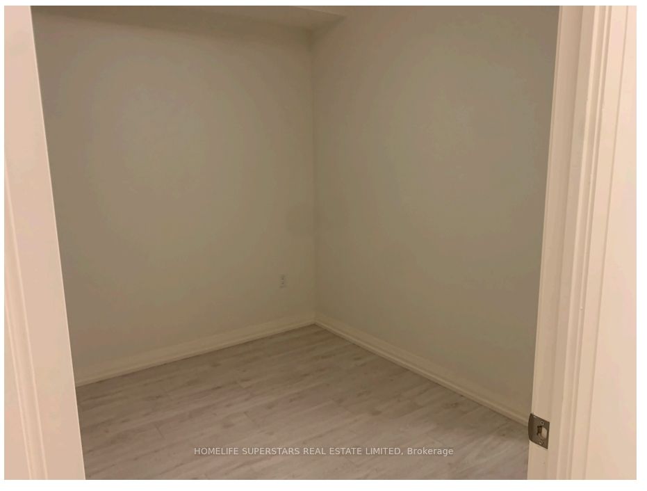 27 Korda Gate 505 Property Photo 5