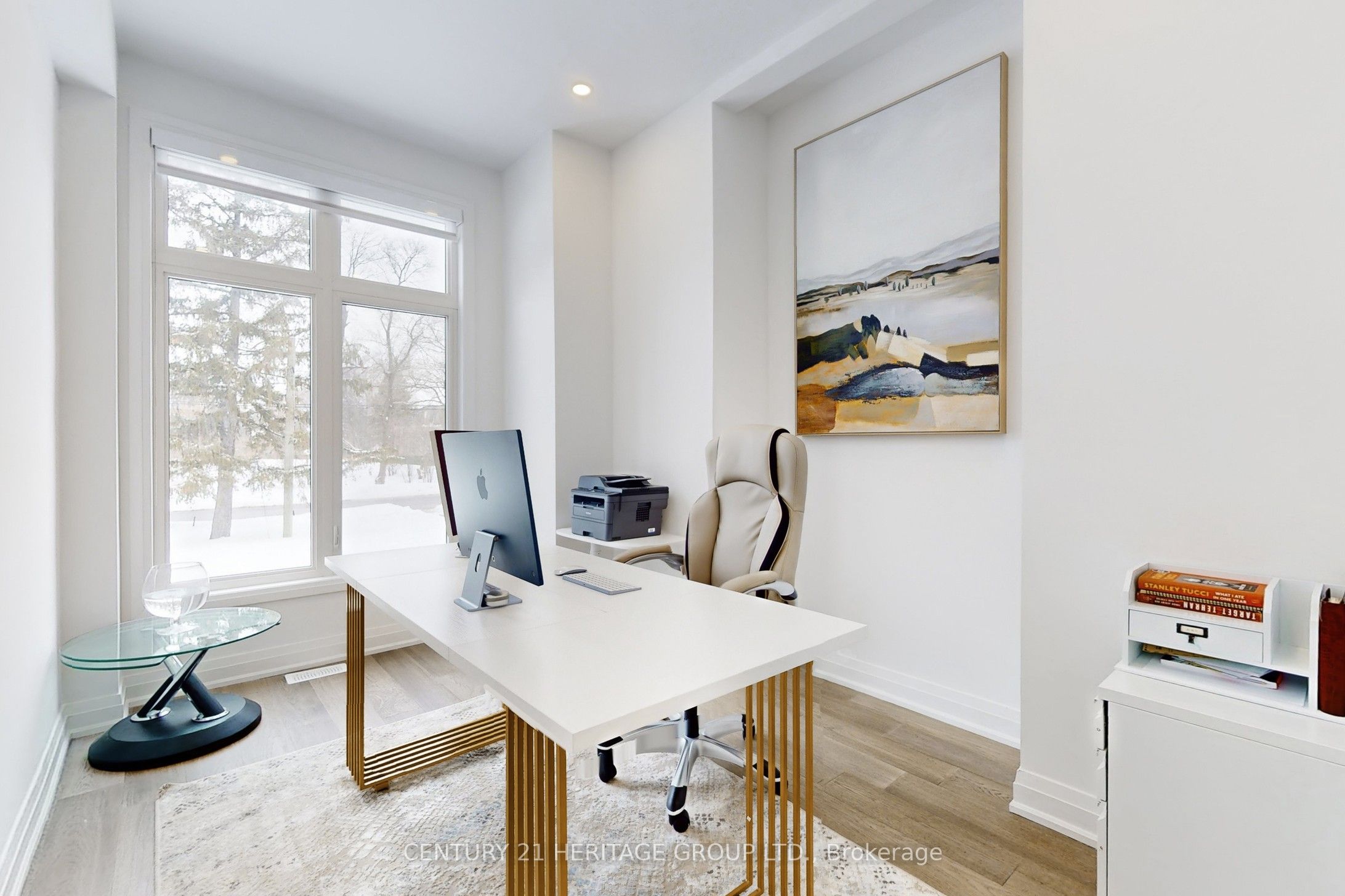 251 Oxford Street Property Photo 18