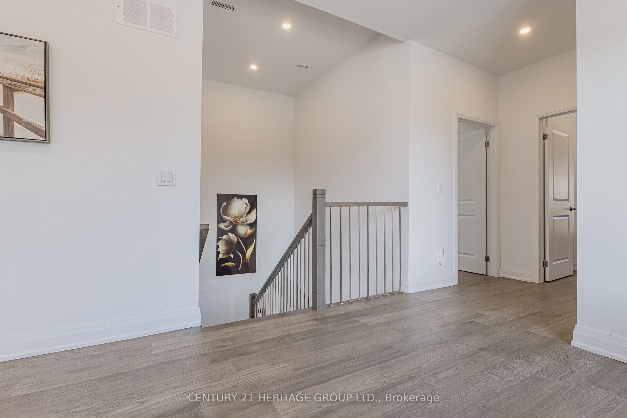 251 Oxford Street Property Photo 19