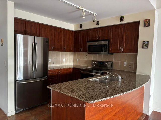 2 Maison Parc Court 712 Property Photo 6