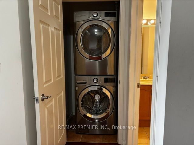 2 Maison Parc Court 712 Property Photo 9