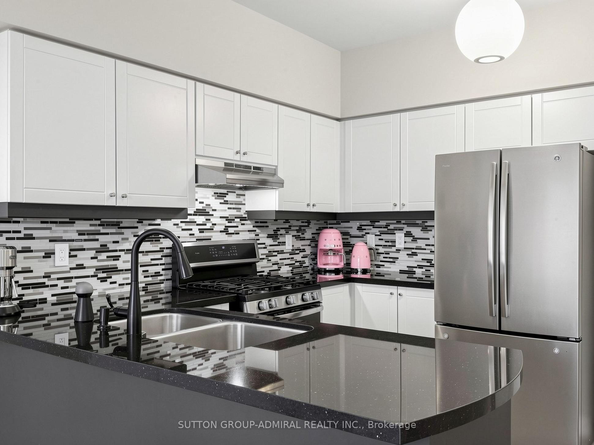 10 Silver Oaks Boulevard Property Photo 10