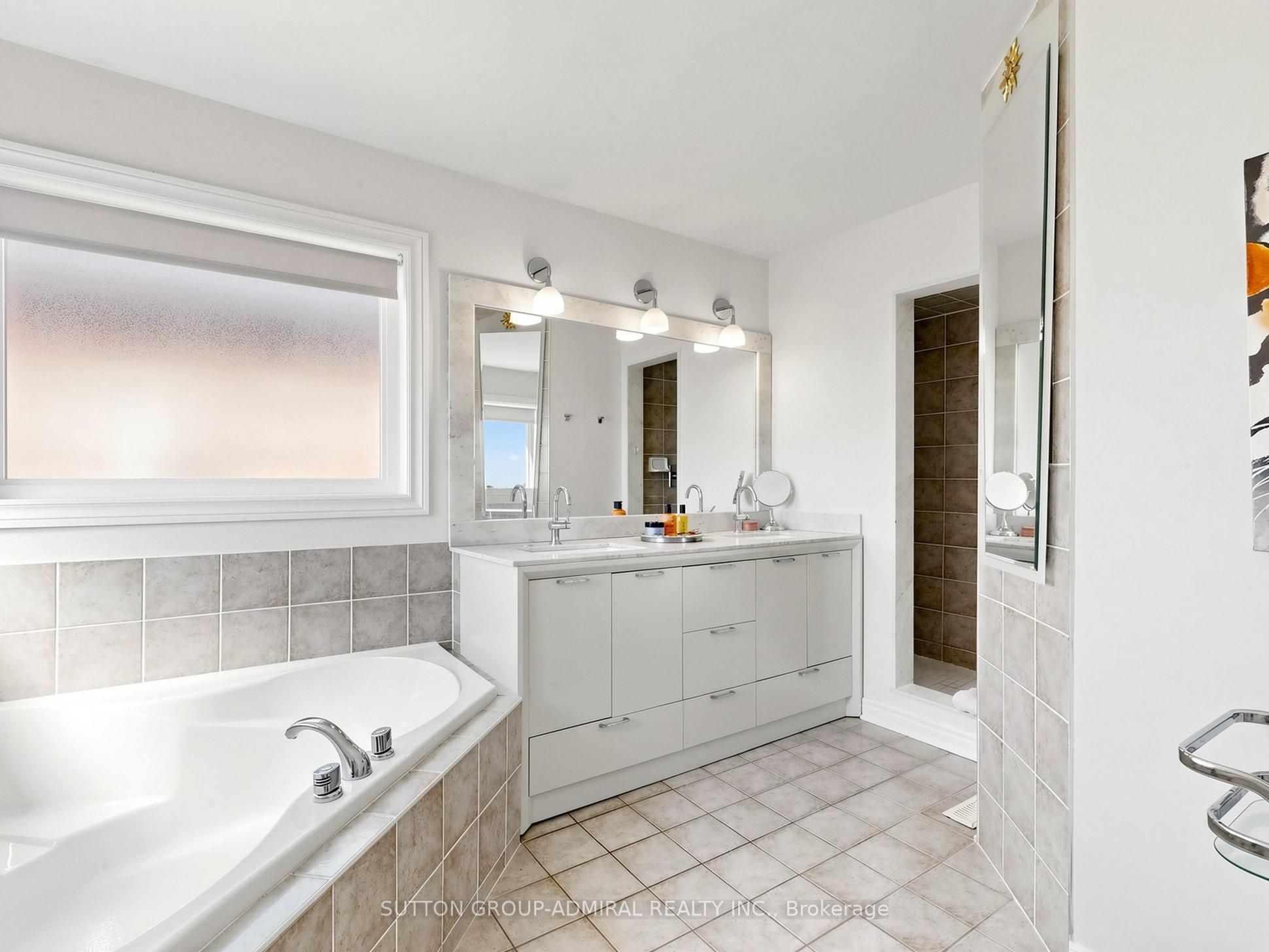 10 Silver Oaks Boulevard Property Photo 15