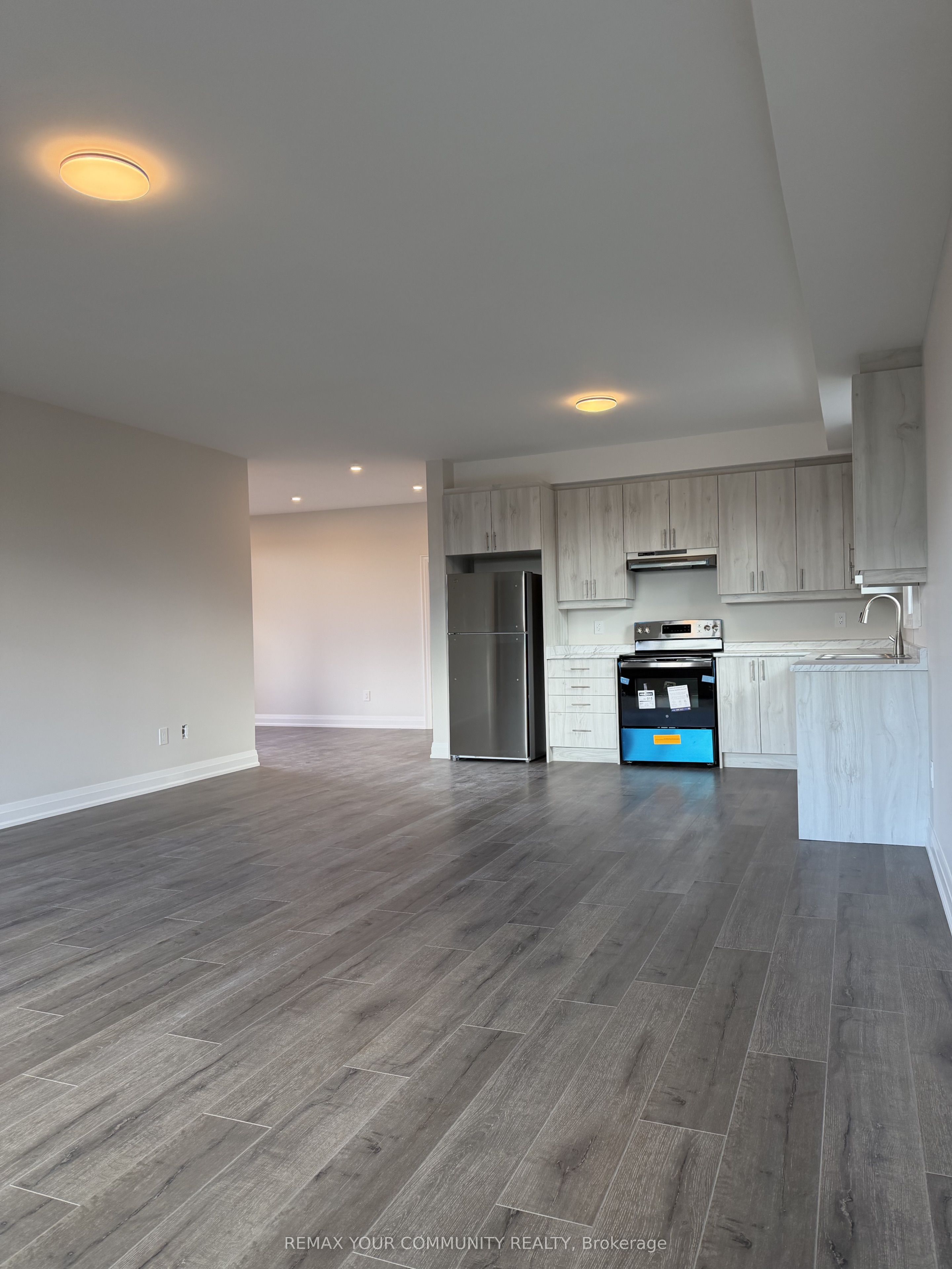 25 Oxford Street 3 Property Photo 5