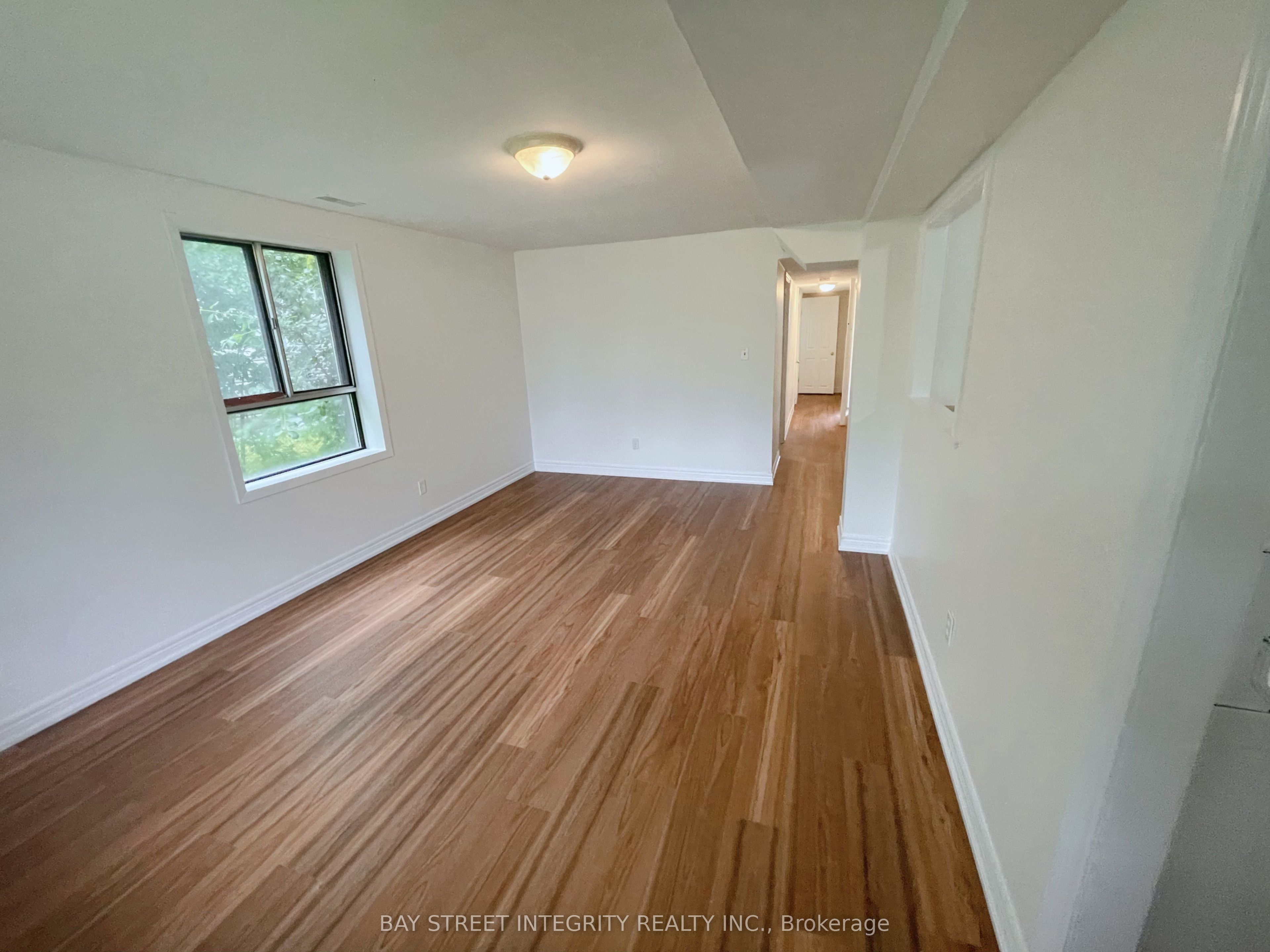 320 Miami Drive Main Floor Property Photo 5