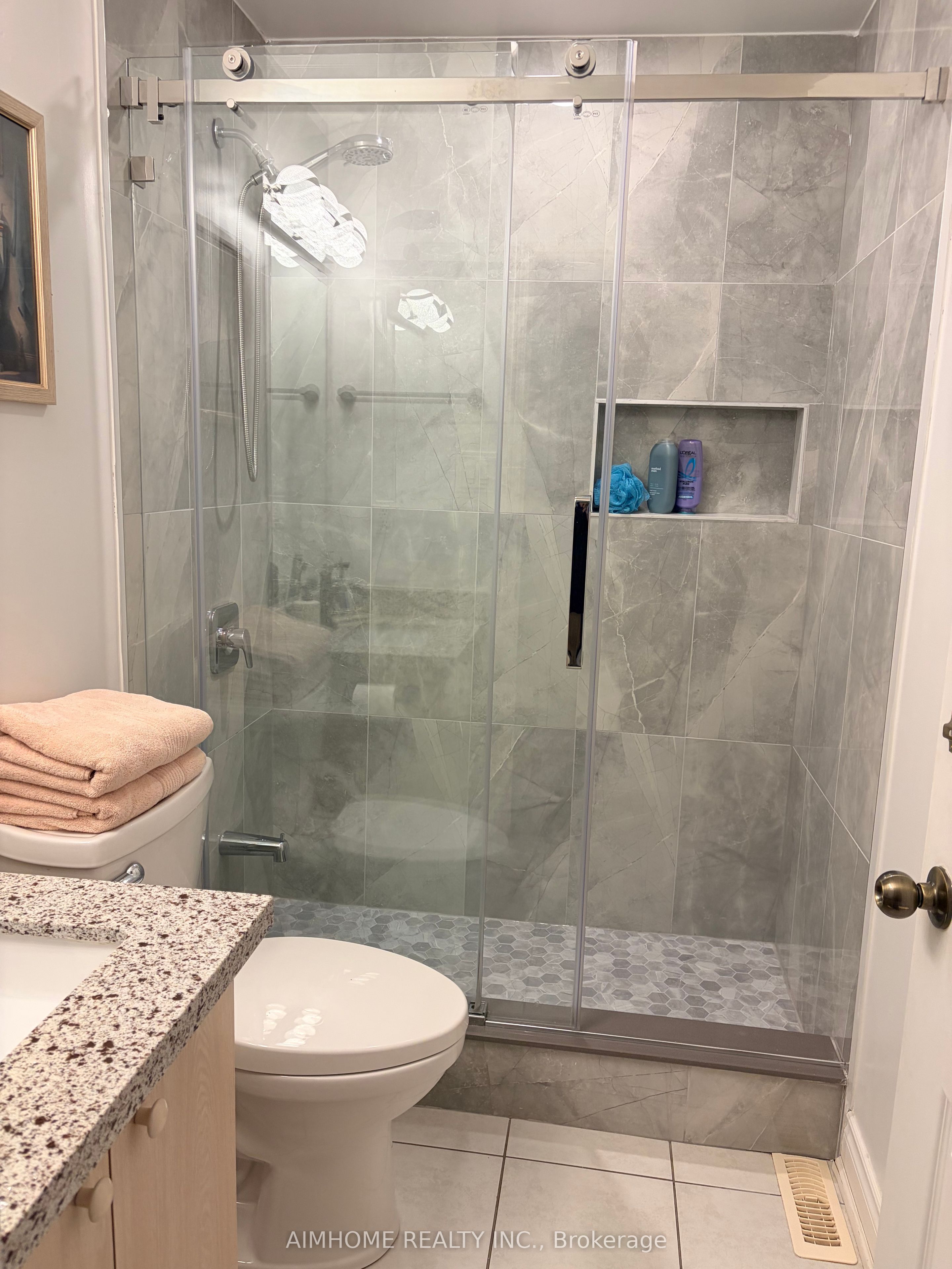 131 Bridlepath Street Property Photo 21