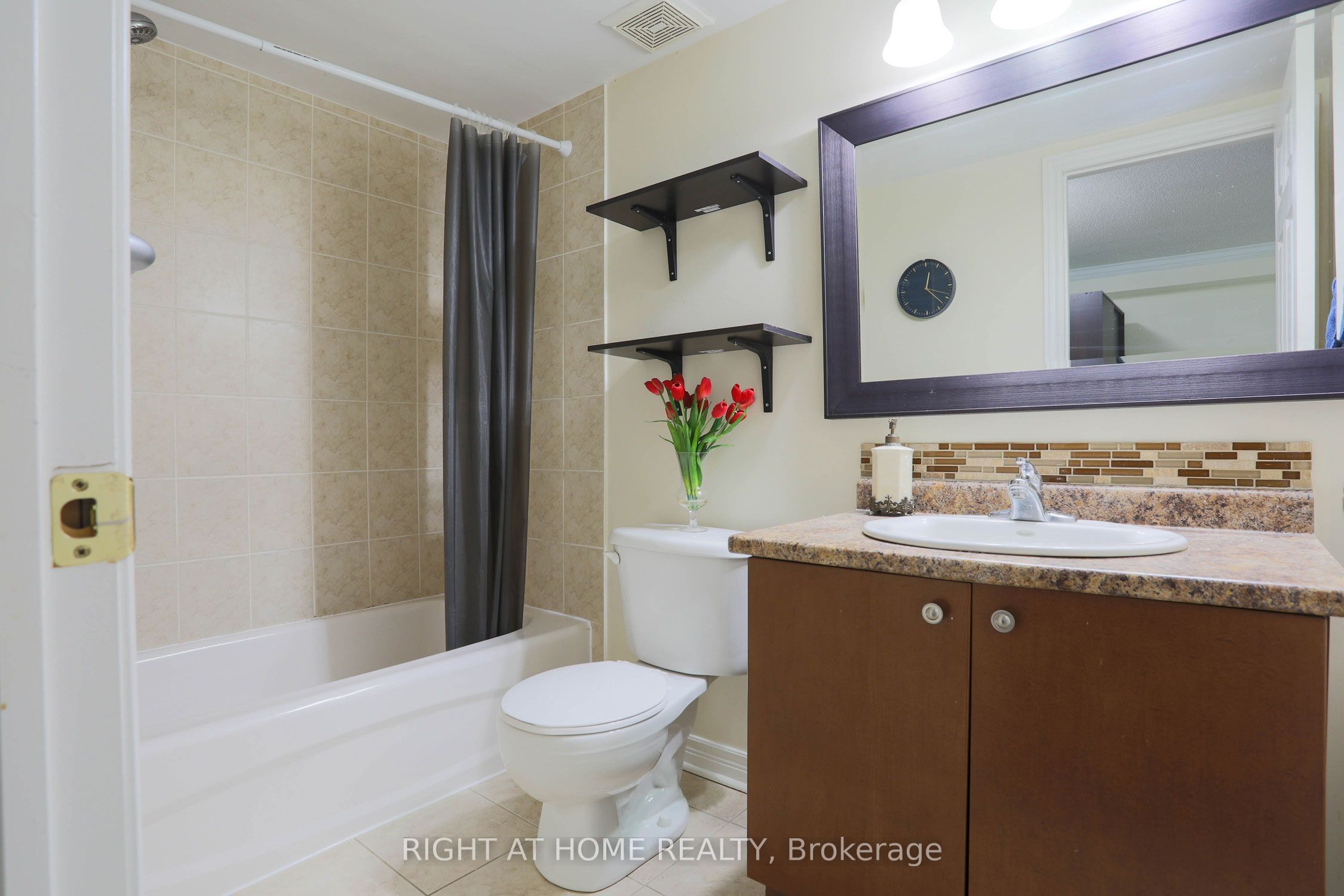 11 Littleriver Court Property Photo 20