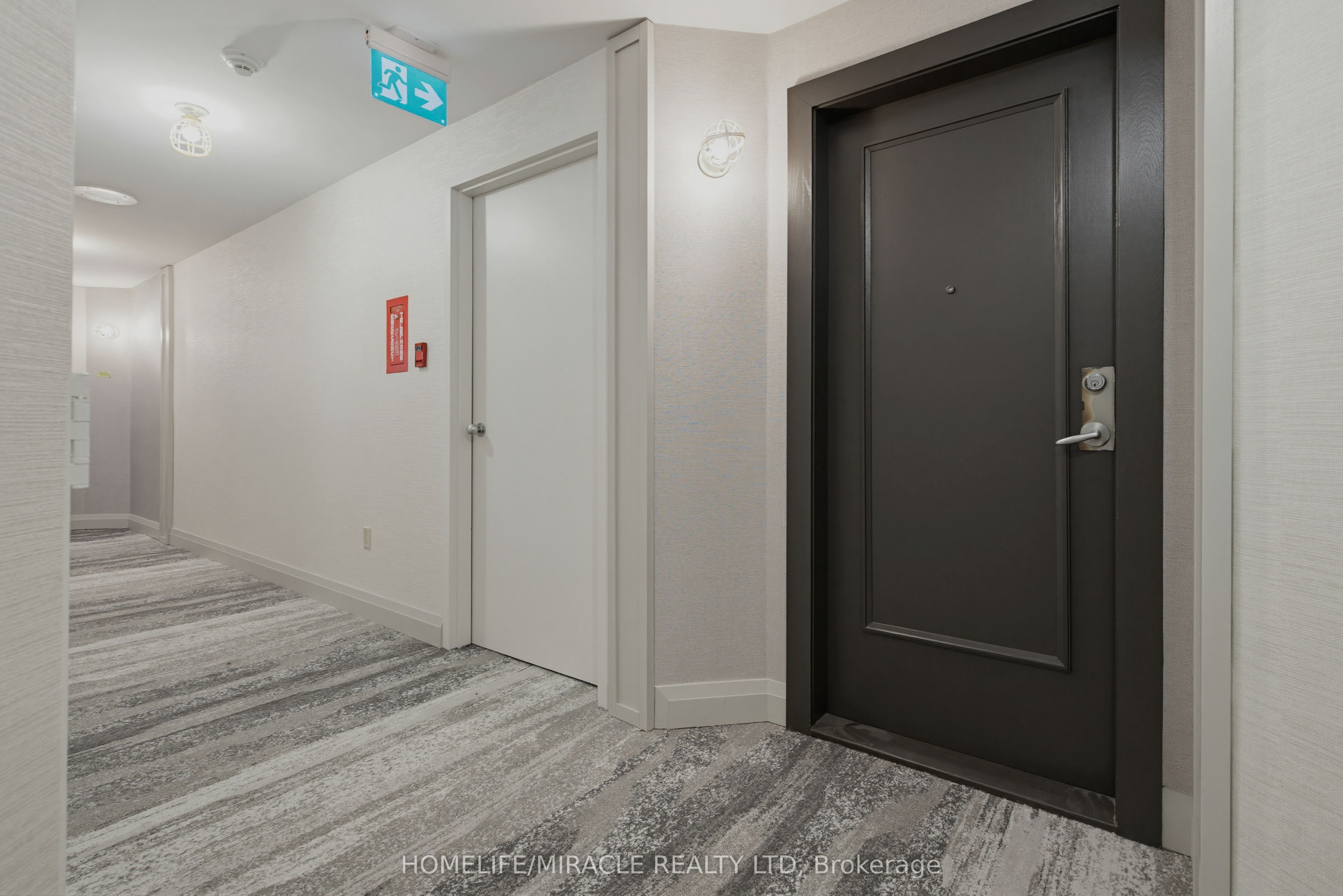 7250 Yonge Street Ph211 Property Photo 3