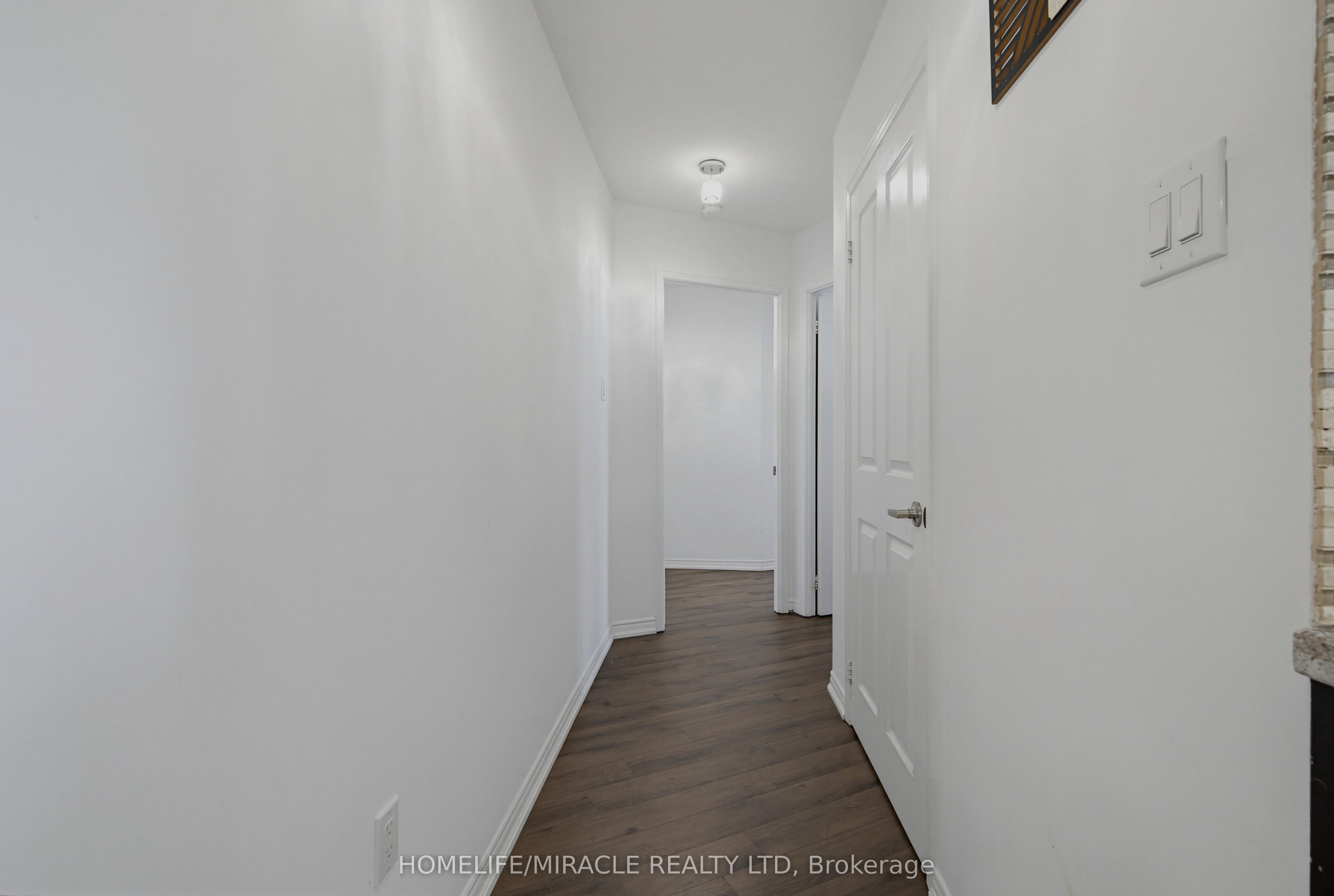 7250 Yonge Street Ph211 Property Photo 6