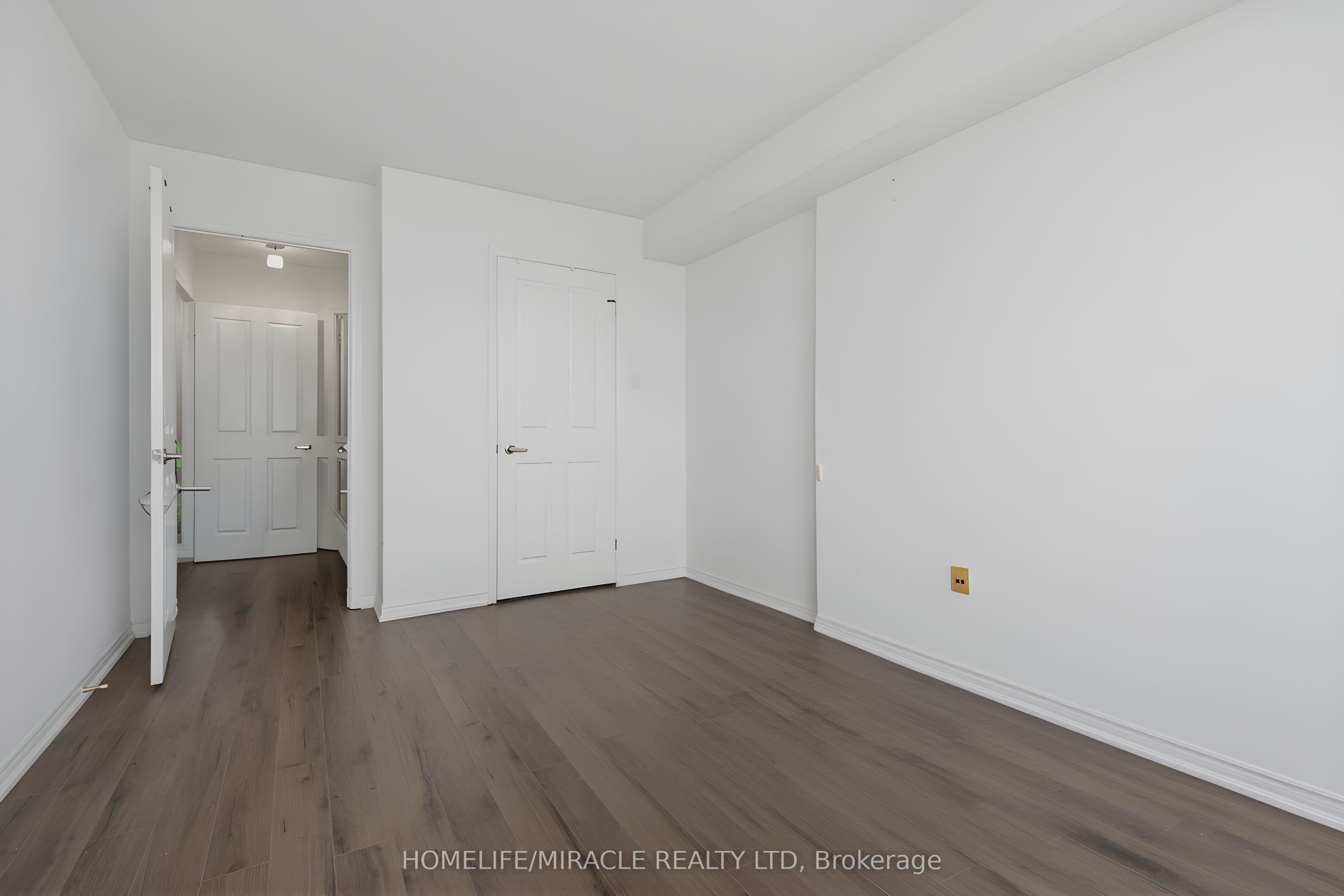 7250 Yonge Street Ph211 Property Photo 9