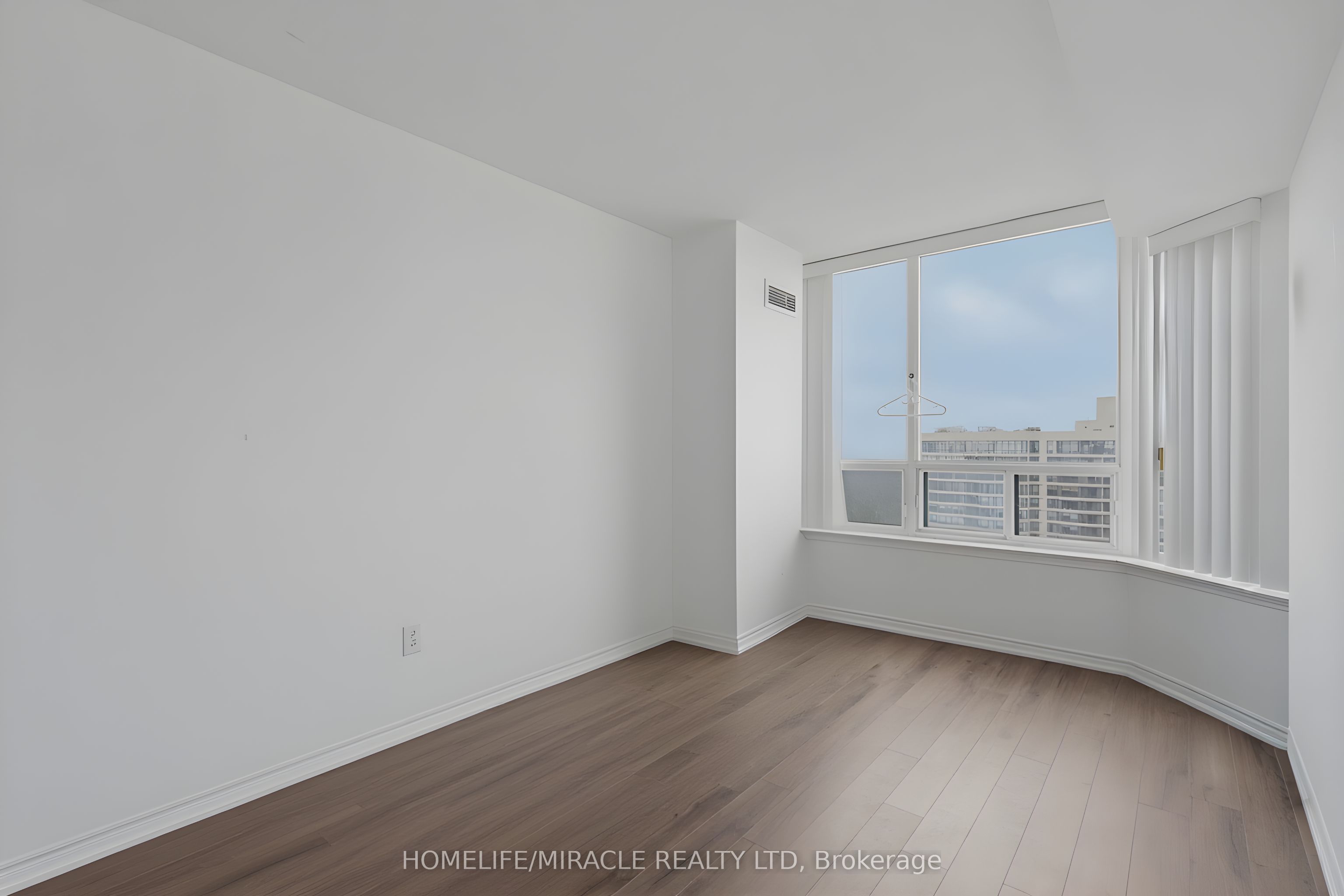 7250 Yonge Street Ph211 Property Photo 10