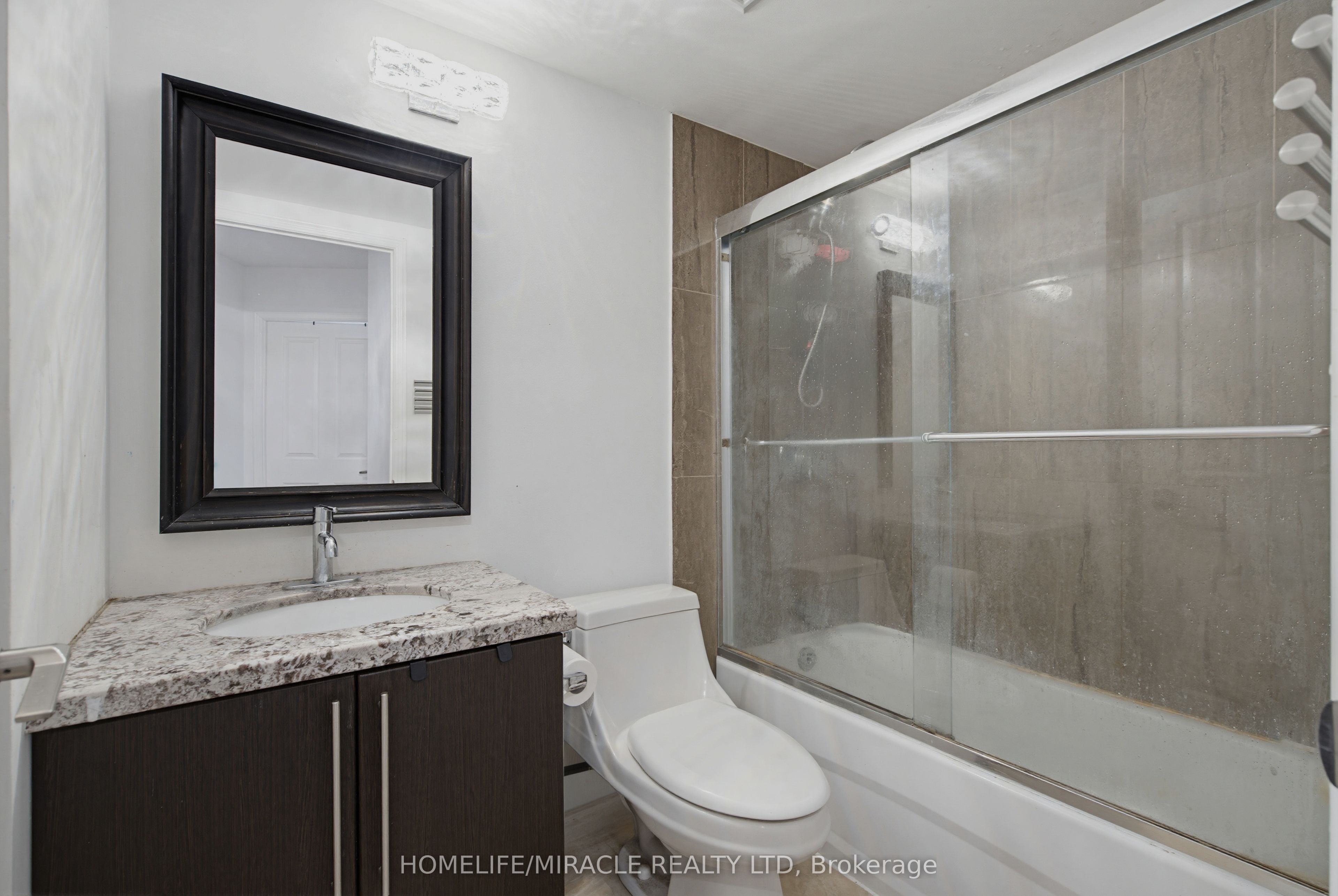 7250 Yonge Street Ph211 Property Photo 13