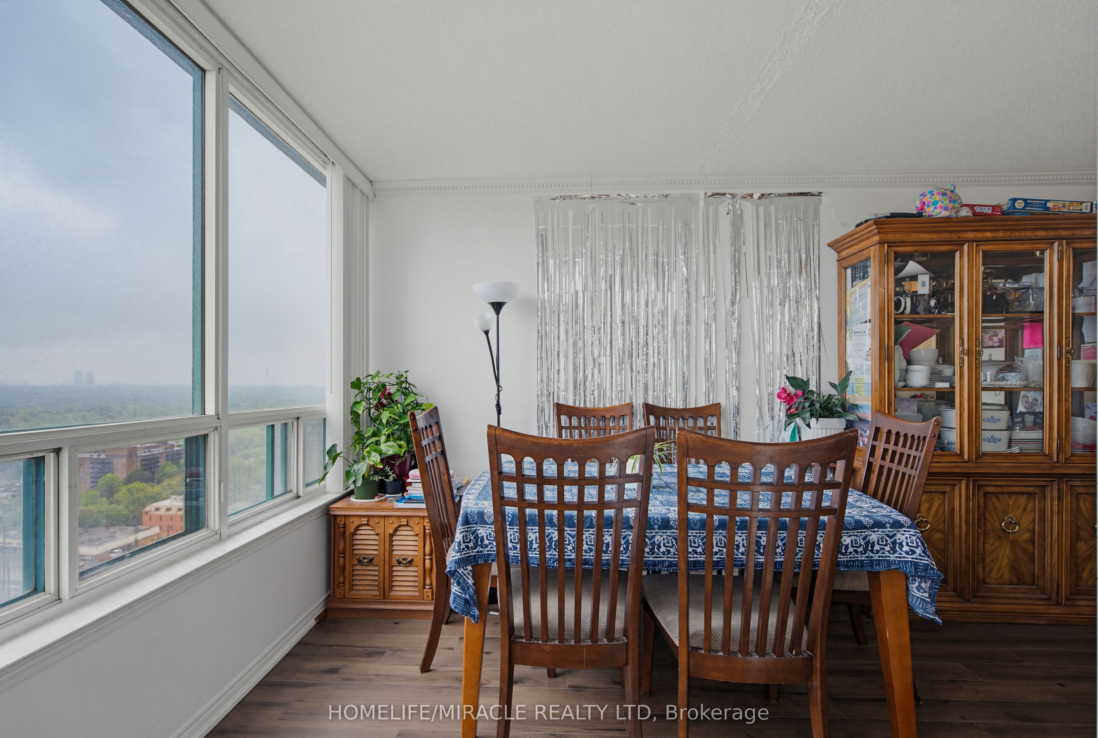 7250 Yonge Street Ph211 Property Photo 23