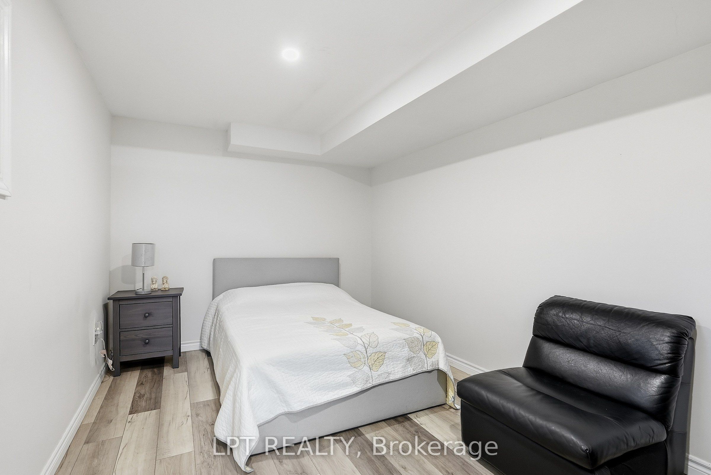 9 Noblewood Drive Property Photo 21