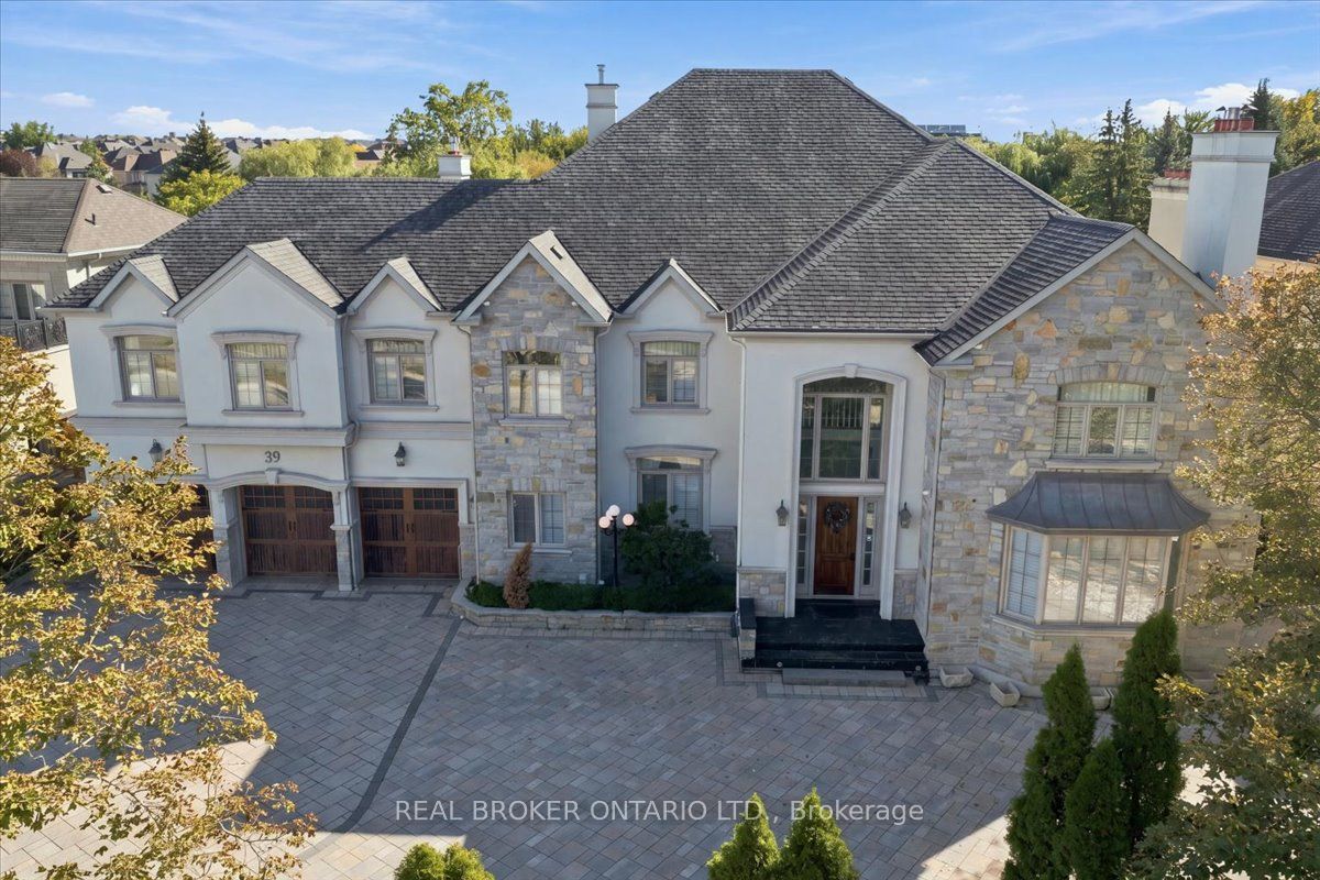 39 Dewbourne Avenue