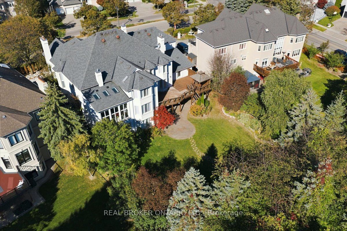 39 Dewbourne Avenue Property Photo 11