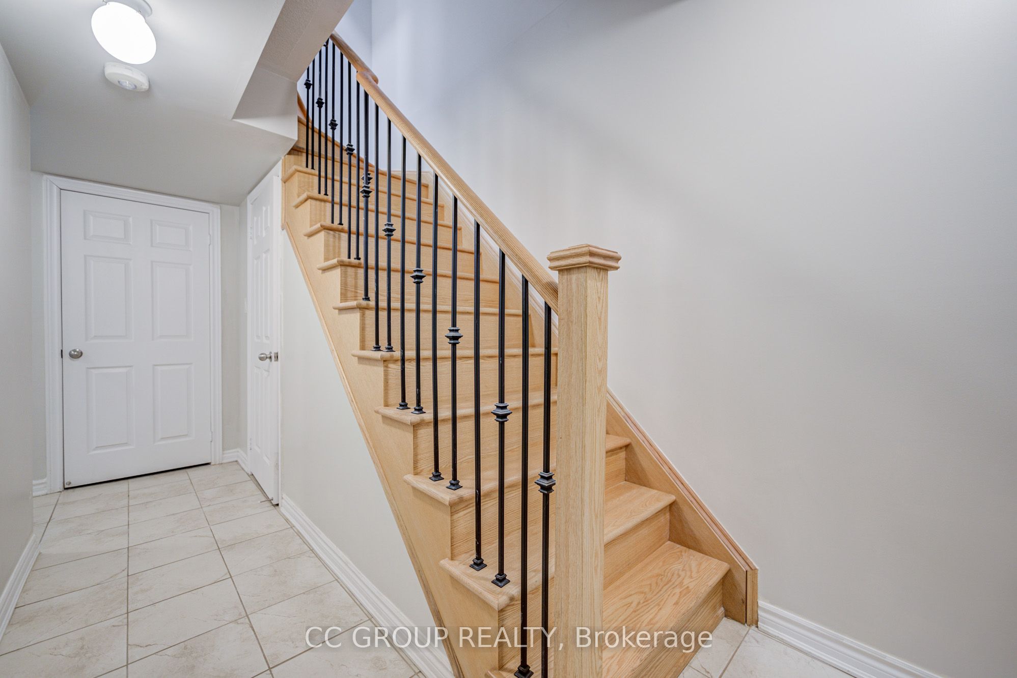 138 Farooq Boulevard S Property Photo 24