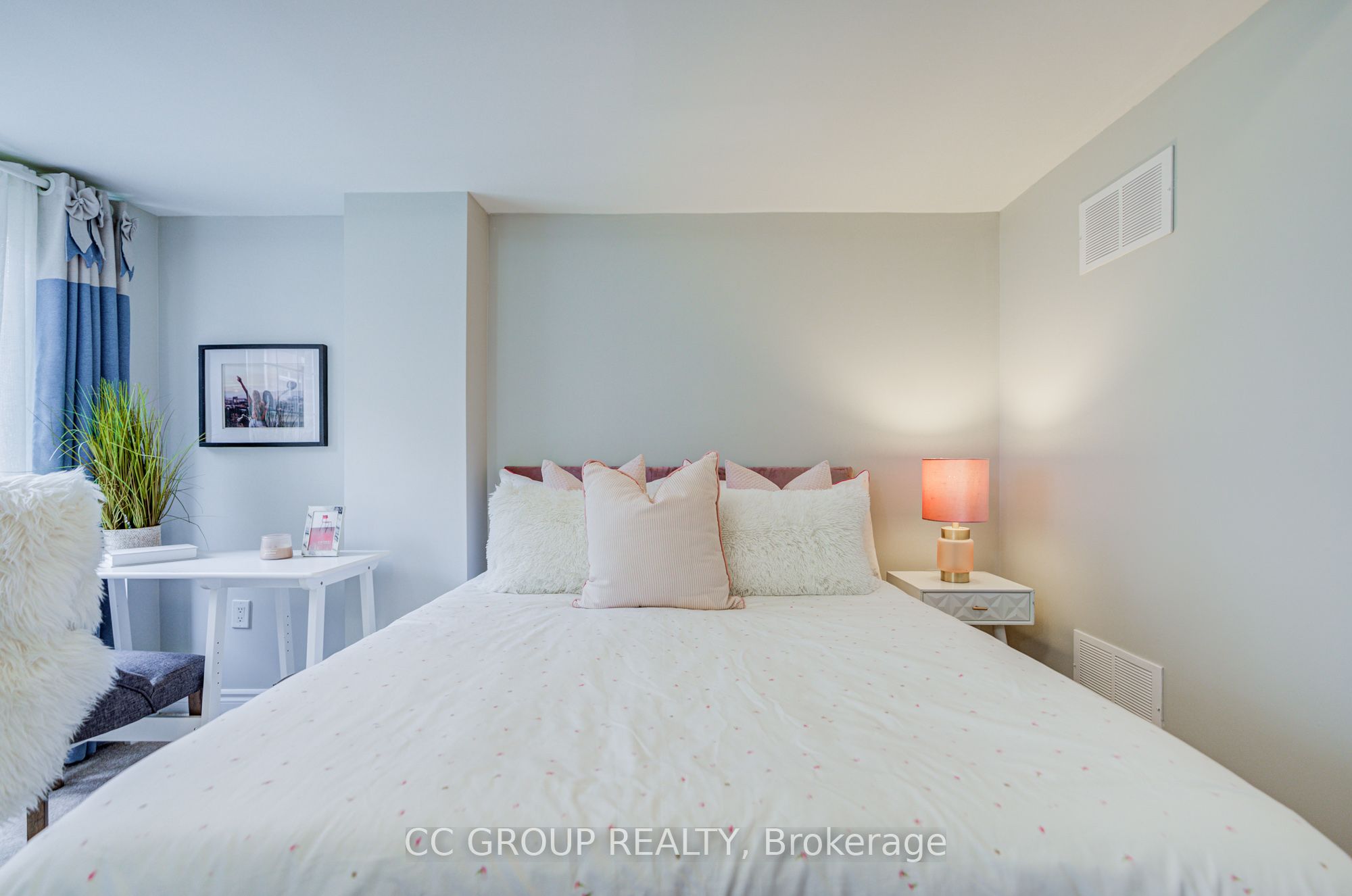 138 Farooq Boulevard S Property Photo 25