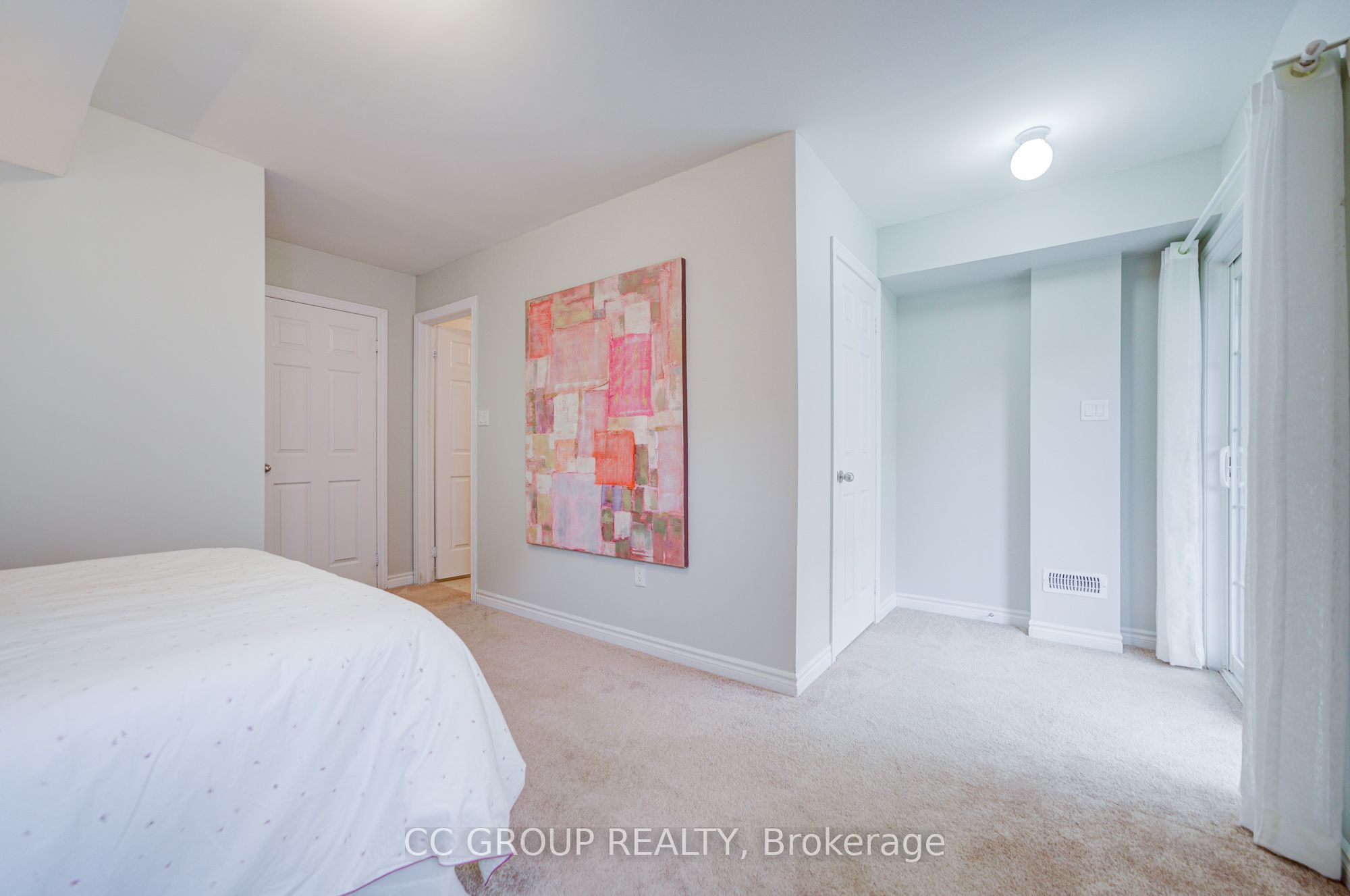 138 Farooq Boulevard S Property Photo 26