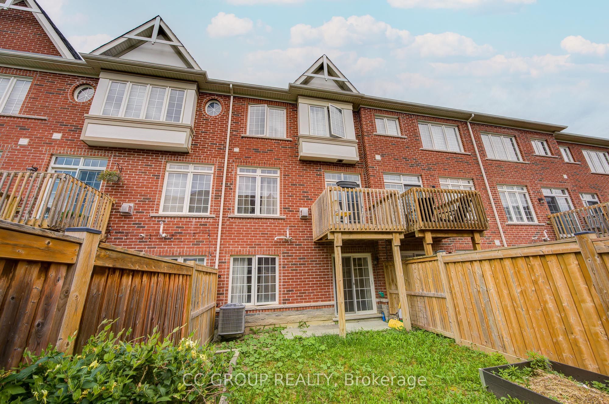 138 Farooq Boulevard S Property Photo 29