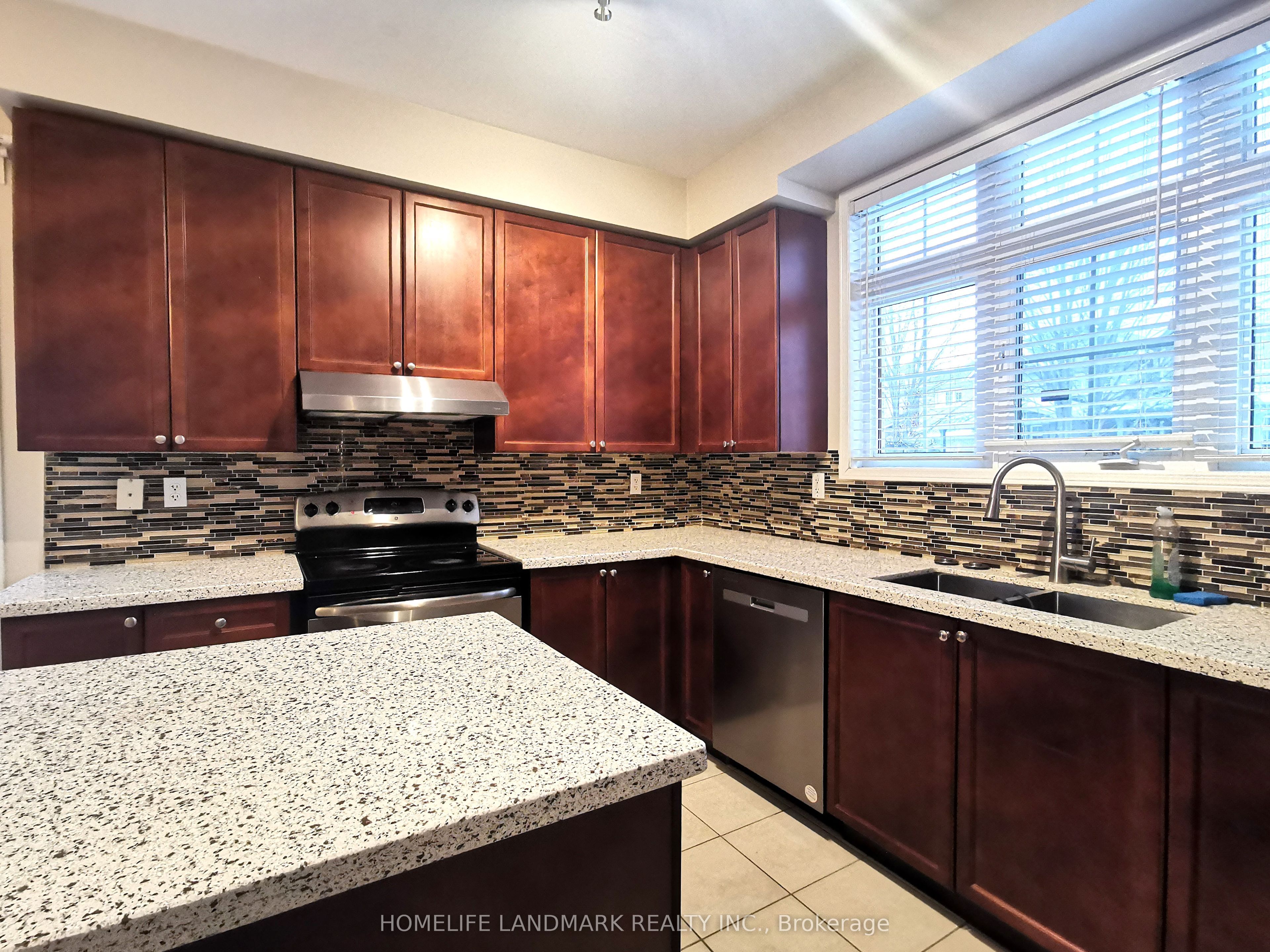 631 Fred Mclaren Boulevard Property Photo 5