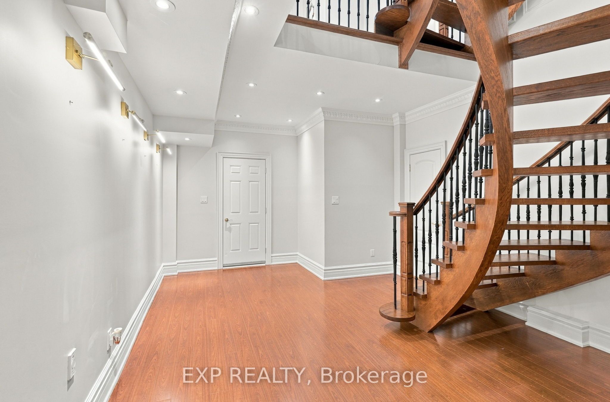 412 Manhattan Drive Property Photo 20