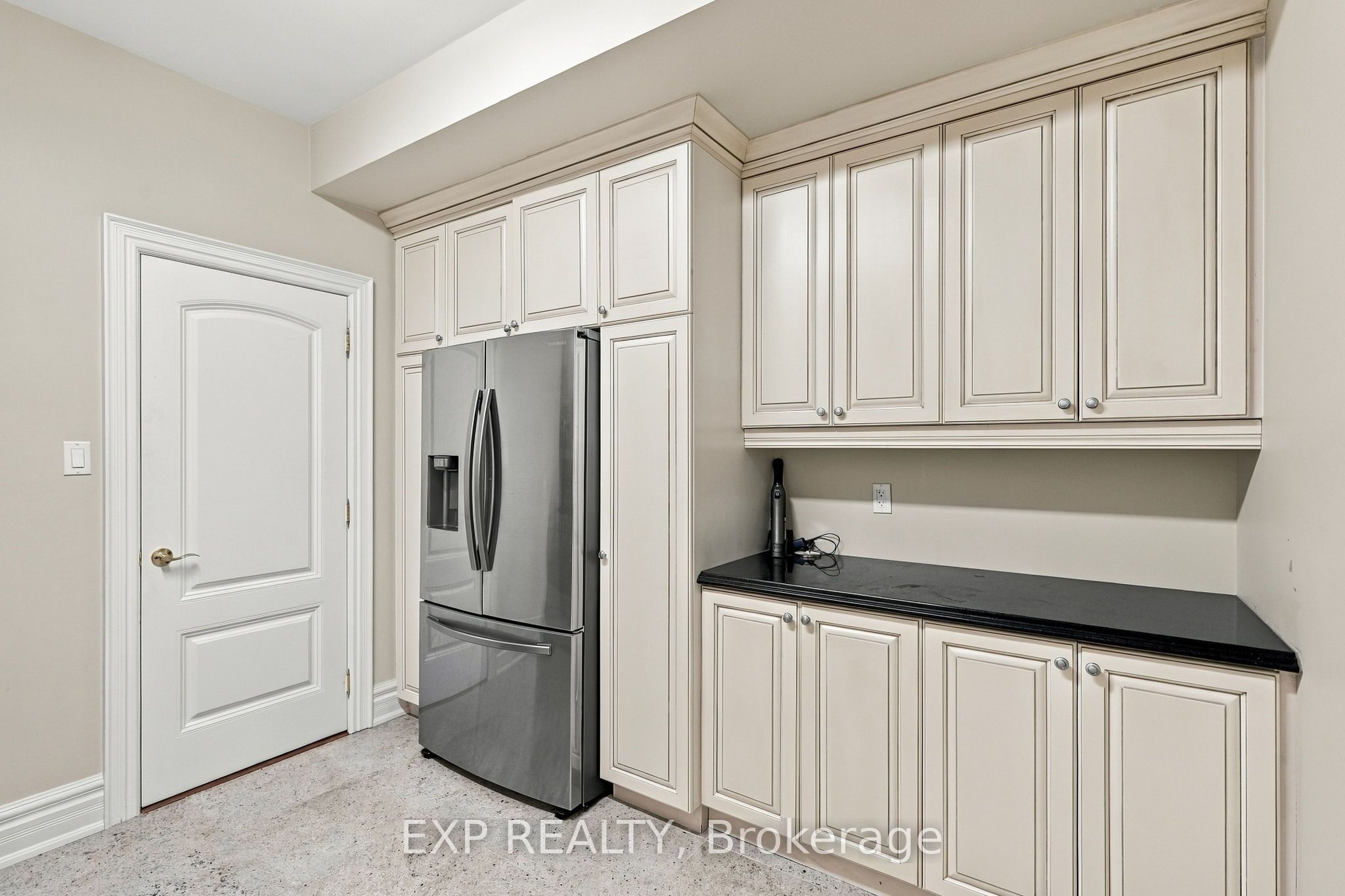 412 Manhattan Drive Property Photo 21