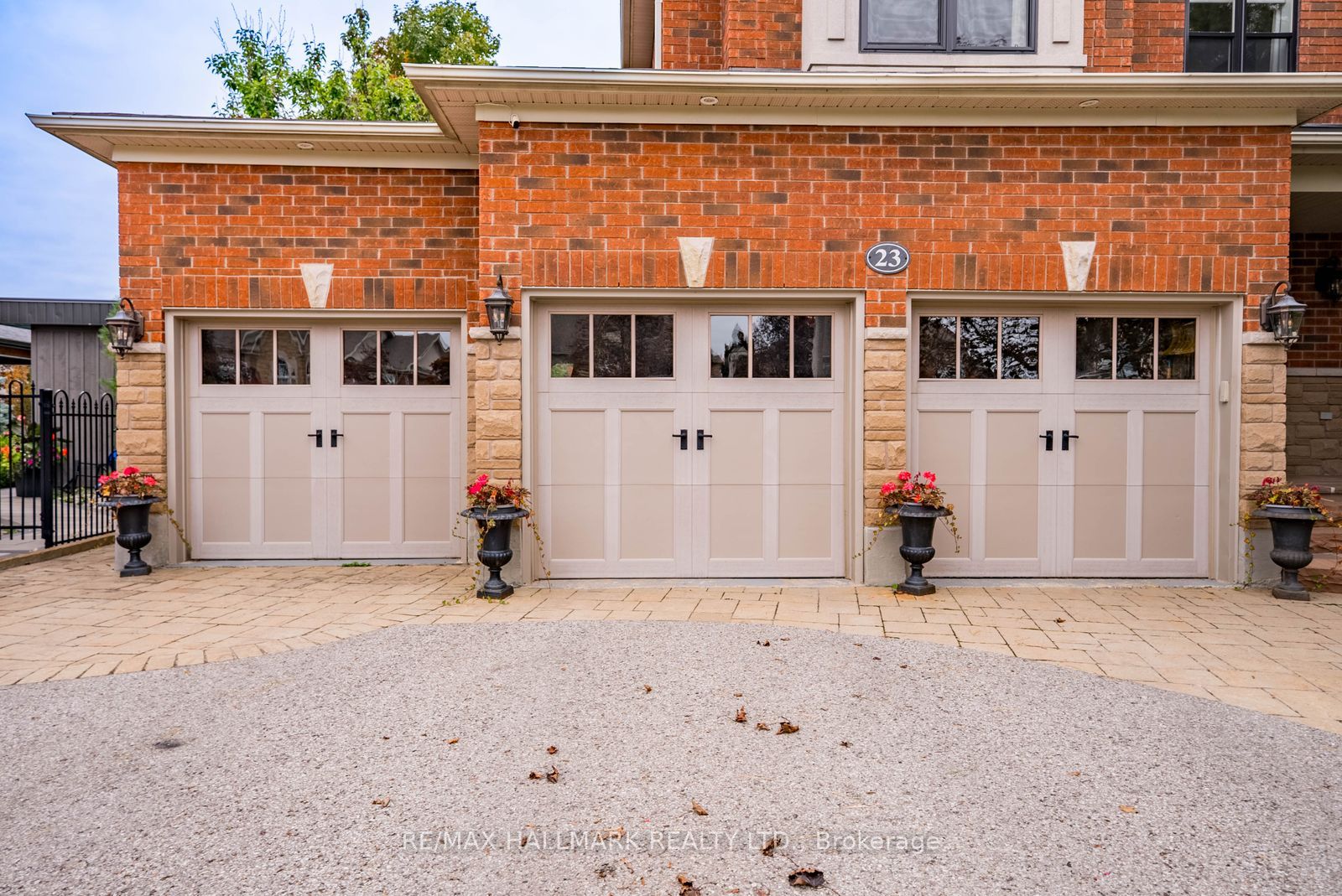 23 Maurovista Court Property Photo 4