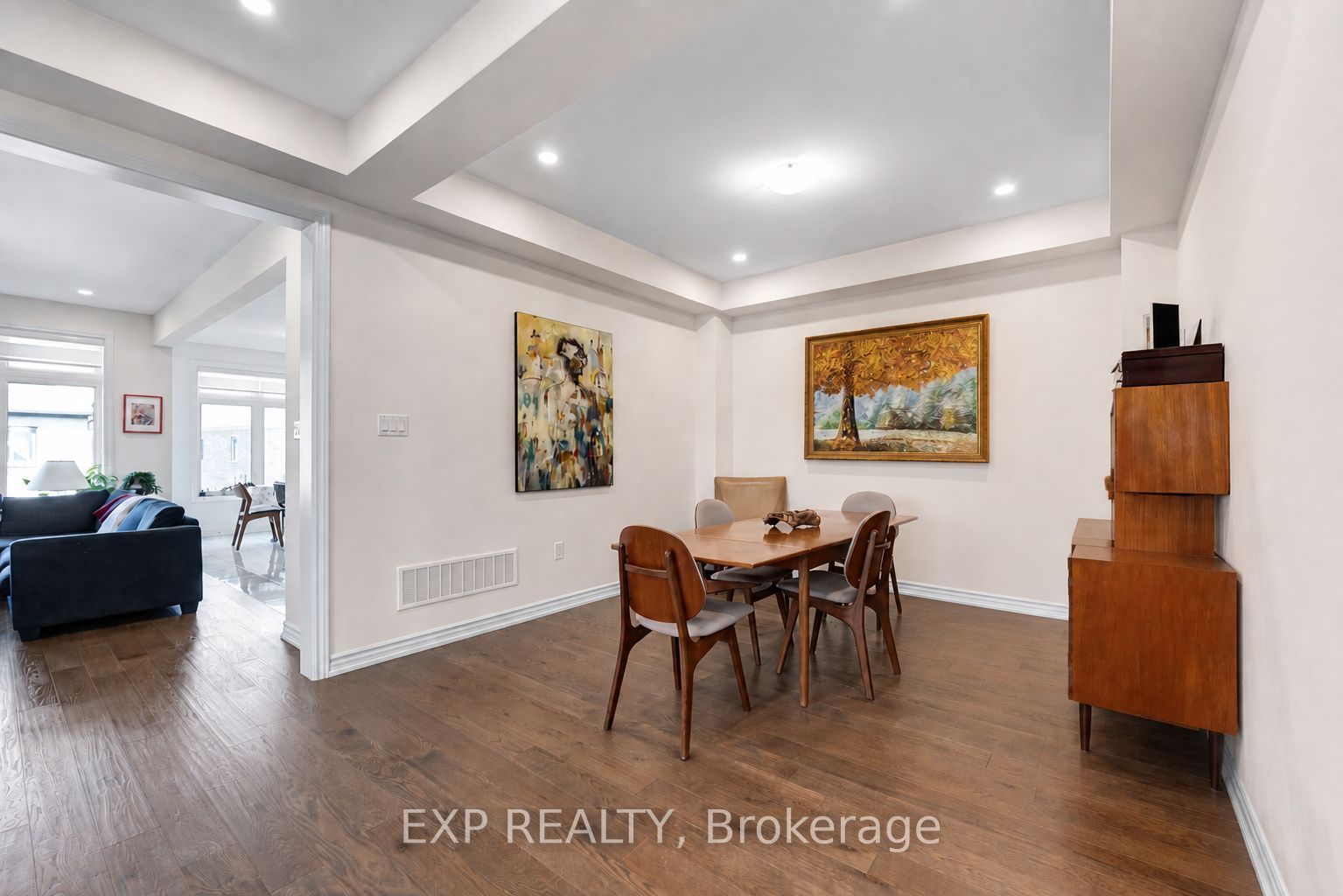 50 Kentledge Avenue N Property Photo 4