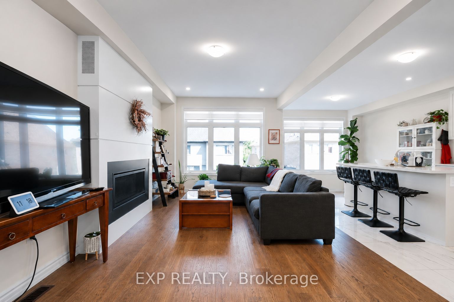 50 Kentledge Avenue N Property Photo 6