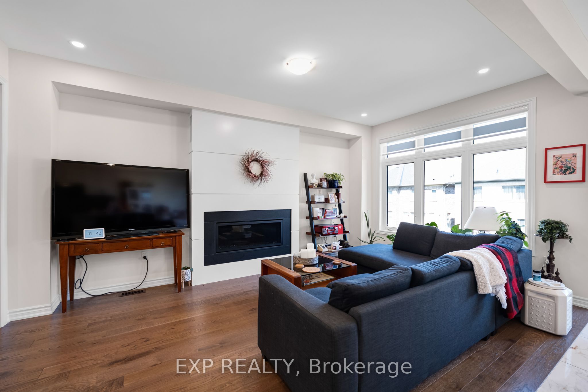 50 Kentledge Avenue N Property Photo 8